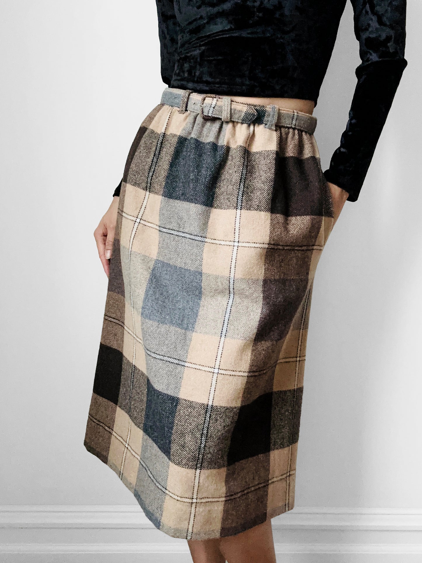 1960-1970s Brown Beige Grey Plaid Elastic Waist Wool Belted Skirt - Waist 26-30