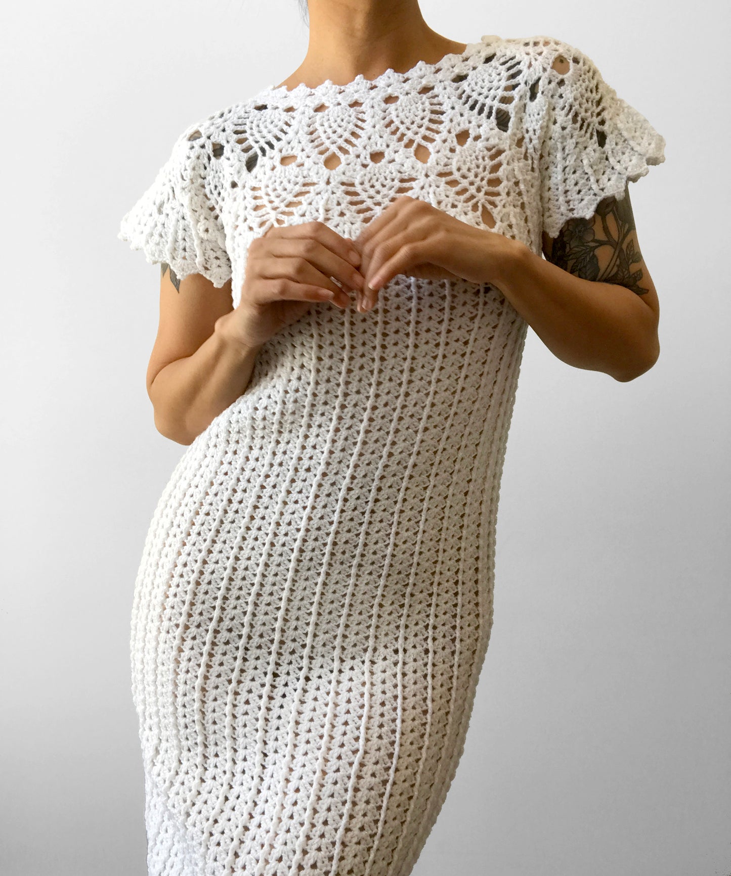 1970s White Crochet Knit Bohemian Knee-Length Fitted Dress