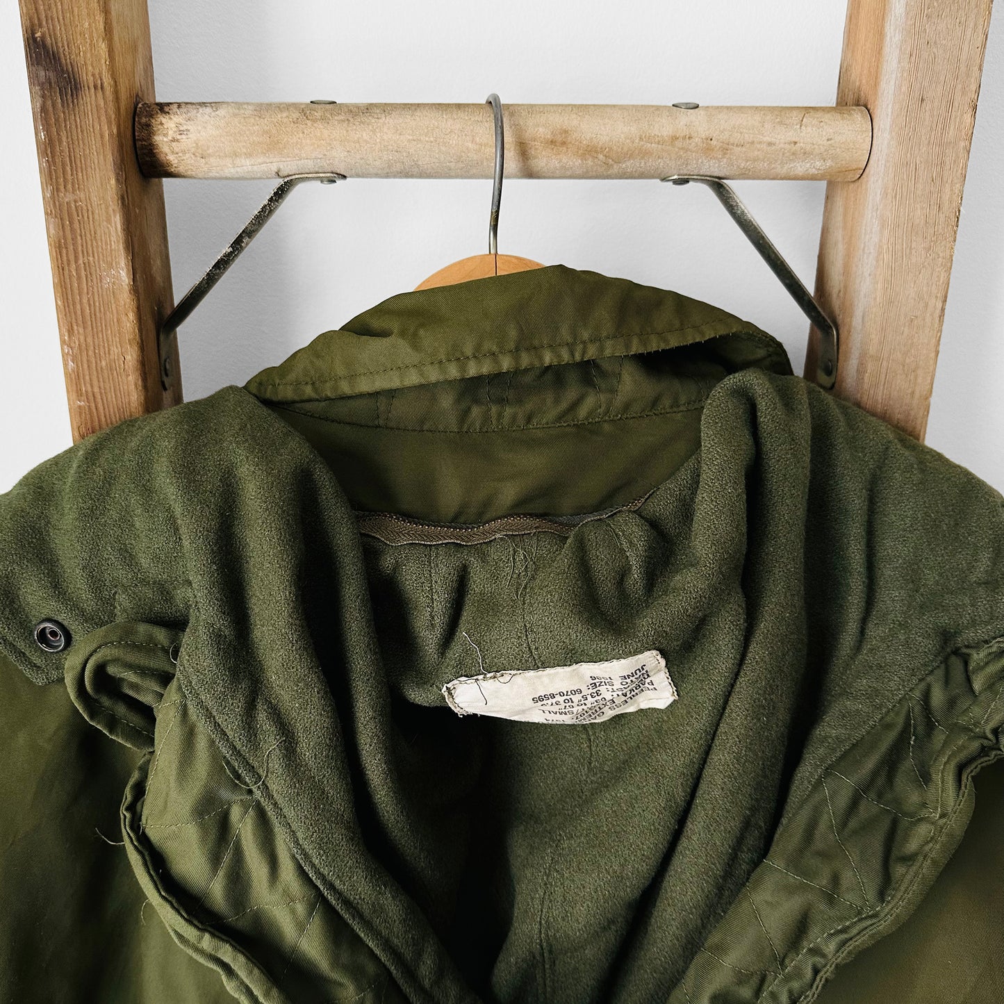 1980s - 1990s Quilted Lined Olive Green Military Army Battle Field Jacket - Sz. L