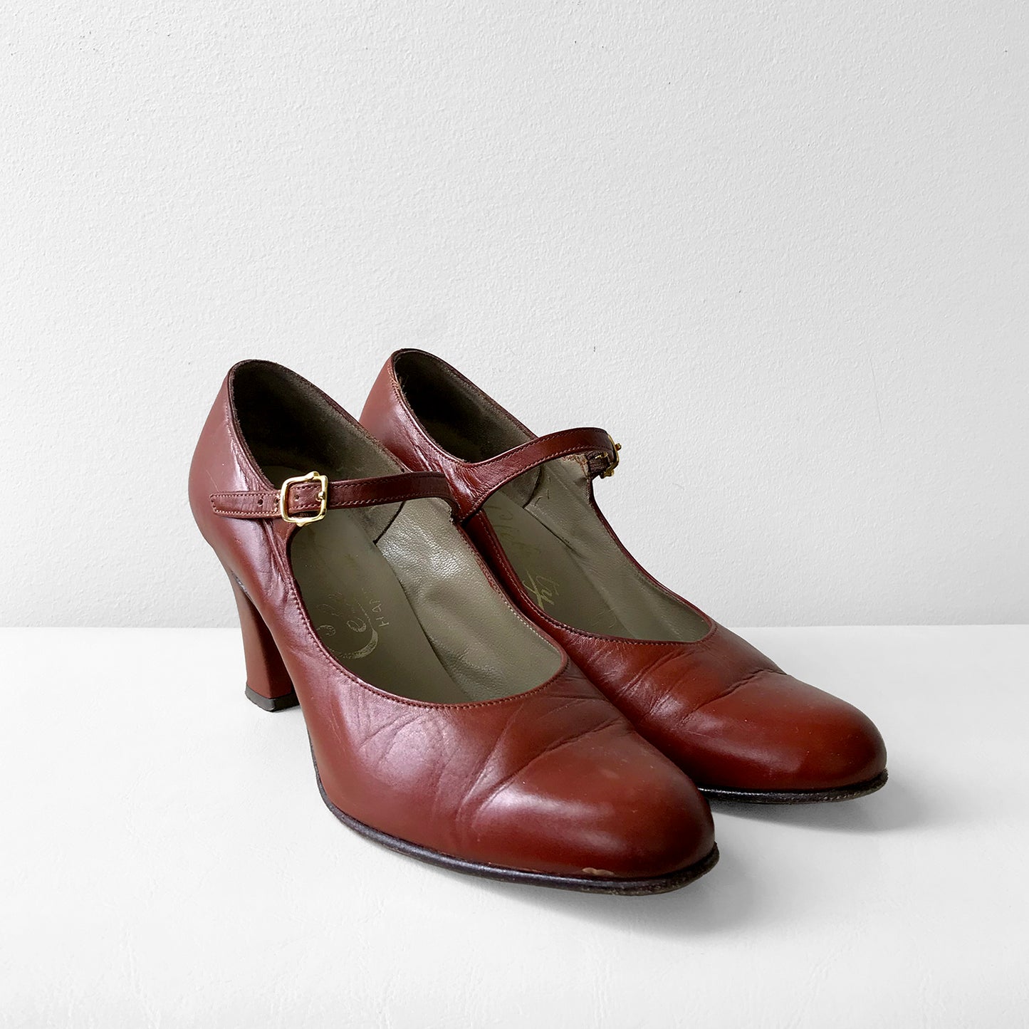 1960s Brown Mary Jane Heeled Shoes