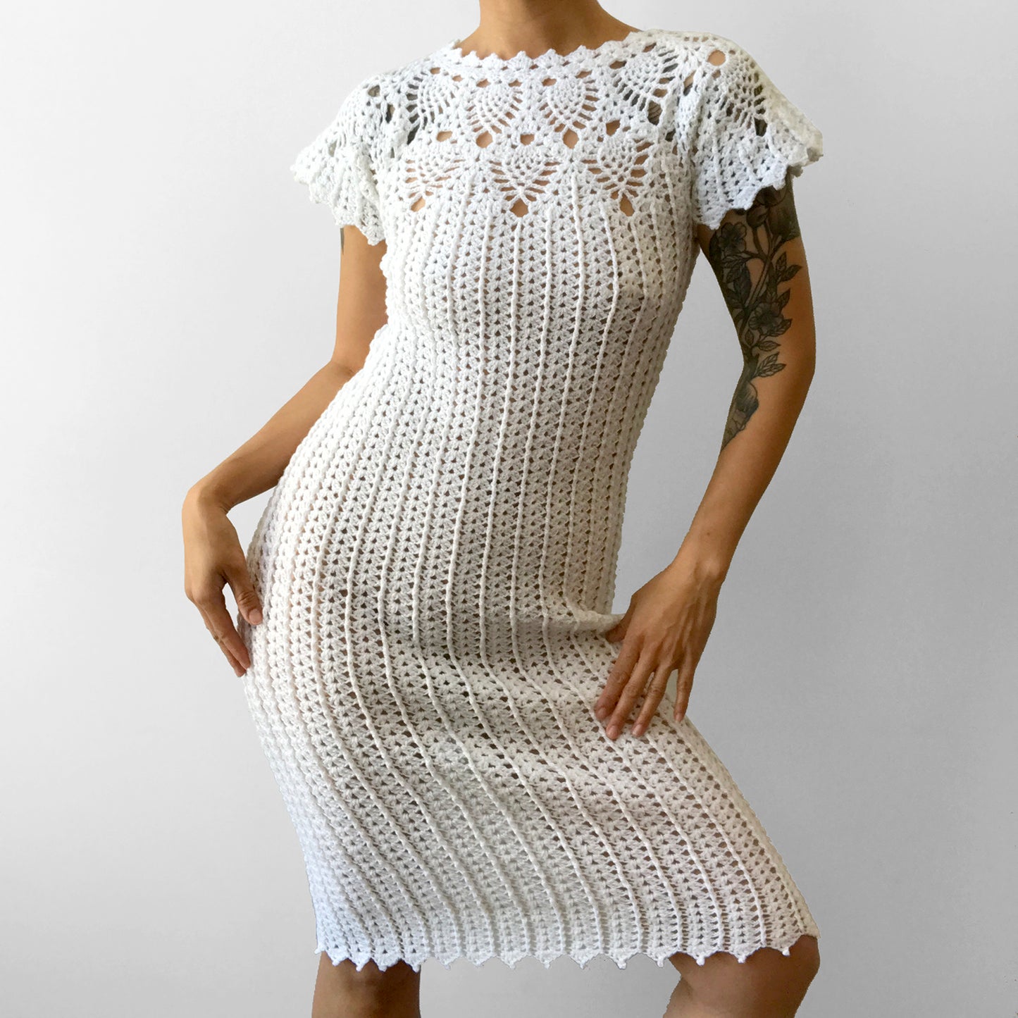 1970s White Crochet Knit Bohemian Knee-Length Fitted Dress