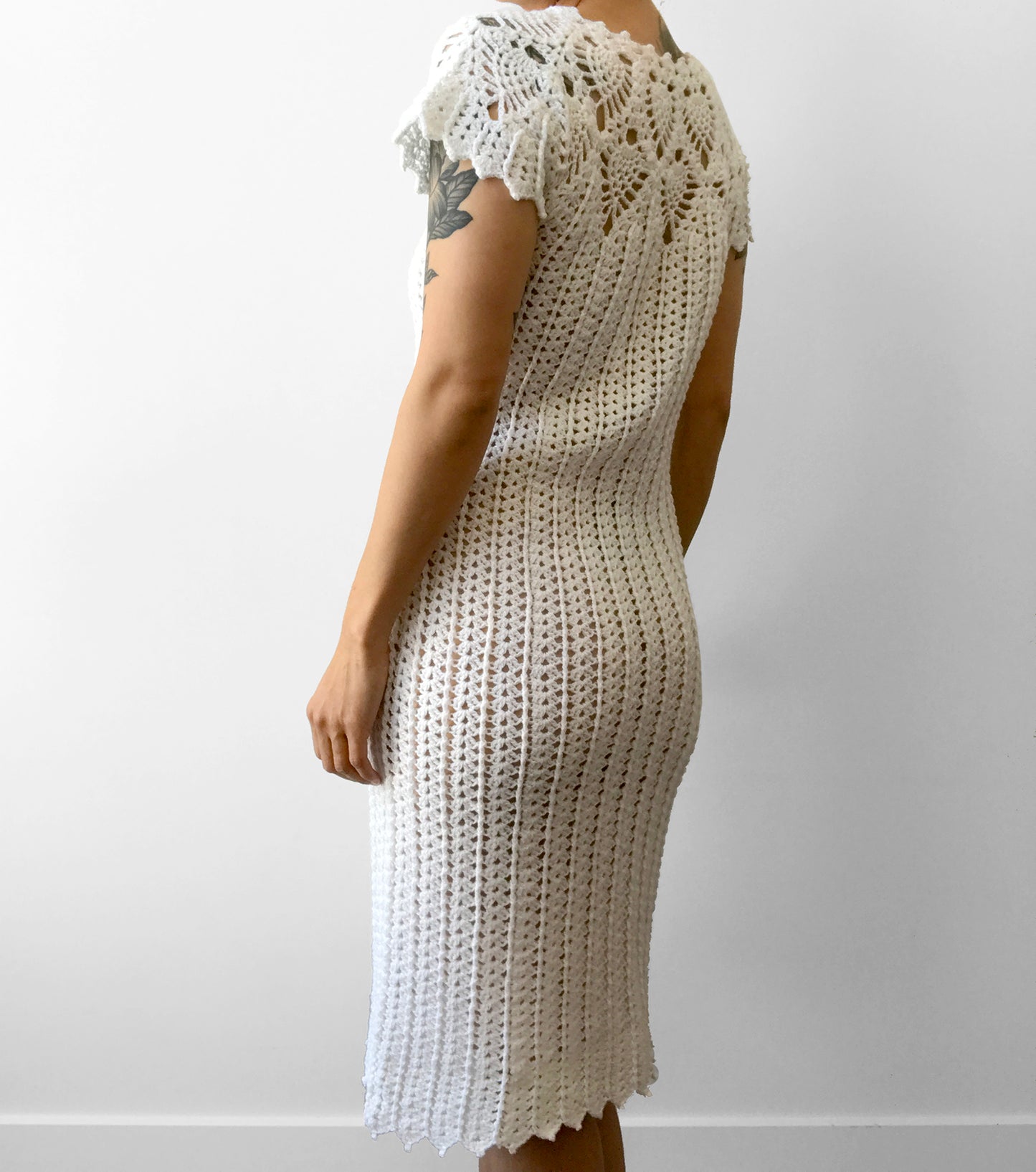 1970s White Crochet Knit Bohemian Knee-Length Fitted Dress