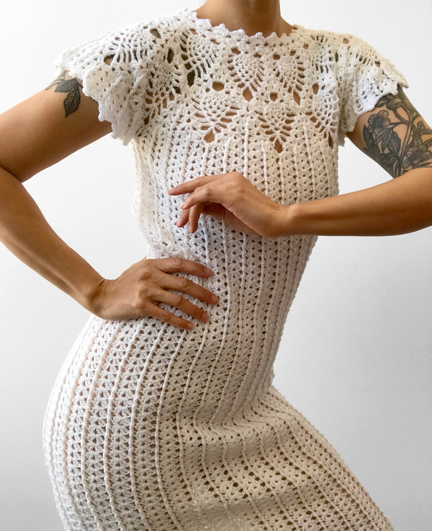 1970s White Crochet Knit Bohemian Knee-Length Fitted Dress