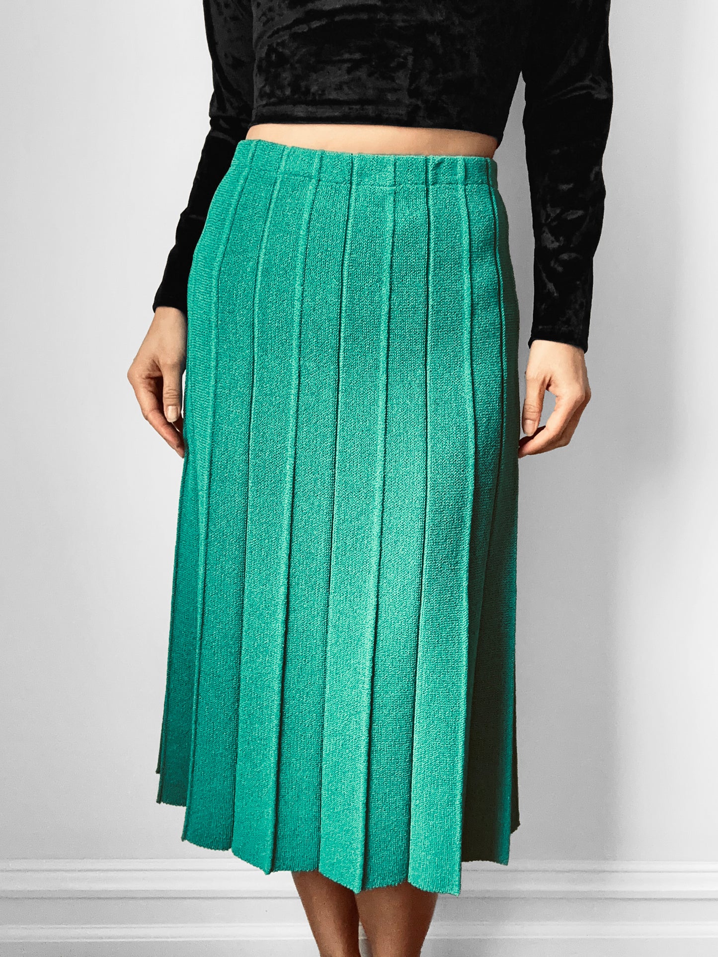 1970s Turquoise Green Woven Heavy Knit Pleated Elastic Waist Skirt - Waist 30.5-32