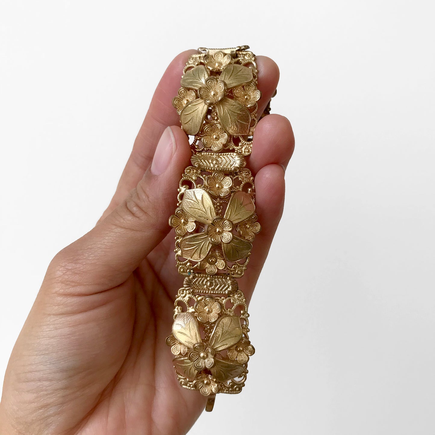 1970s Floral Gold-Toned Link Cuff Bracelet