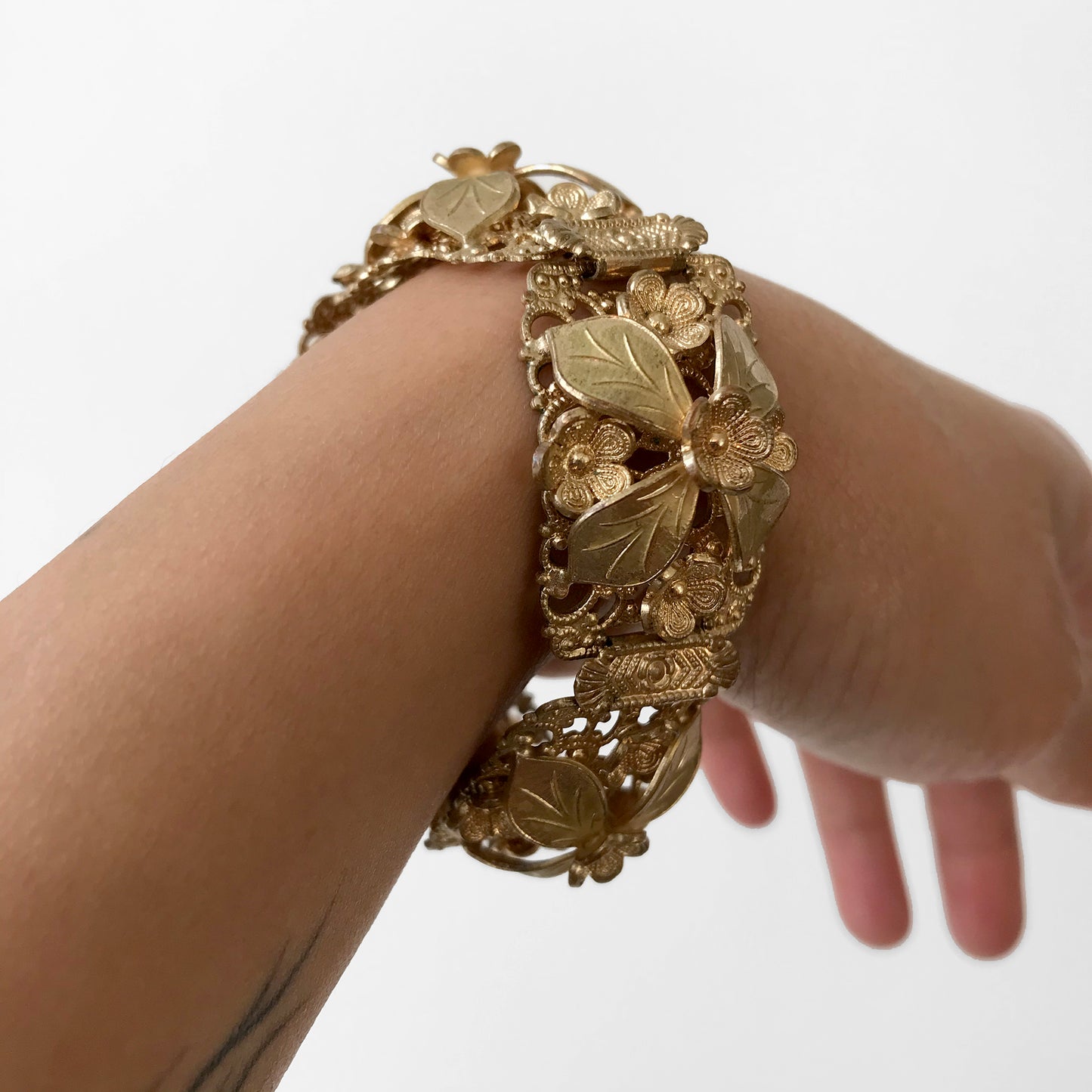 1970s Floral Gold-Toned Link Cuff Bracelet