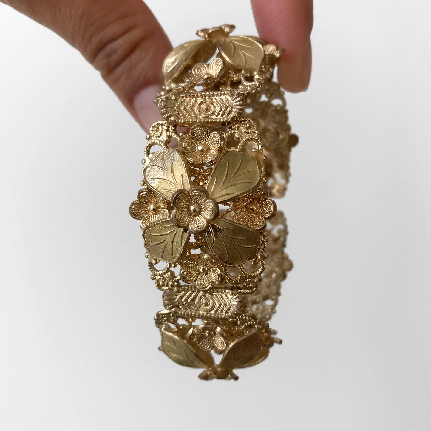 1970s Floral Gold-Toned Link Cuff Bracelet