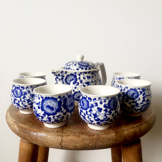 Blue and White Floral Patterned Japanese Porcelain Teapot Tea set w/Filter