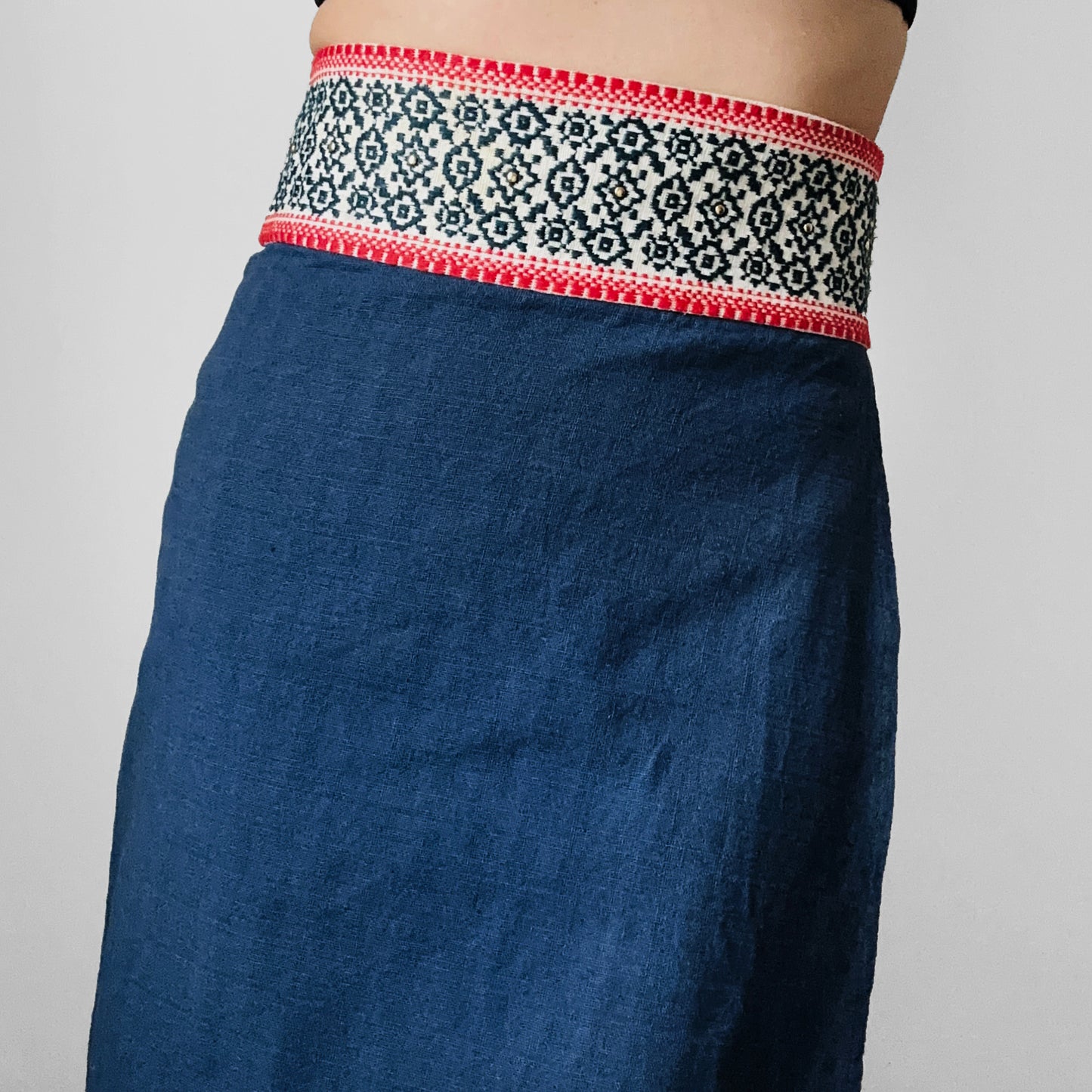 Y2K Embroidered Tied Waist Navy Linen Wrap Skirt - Waist 27.5