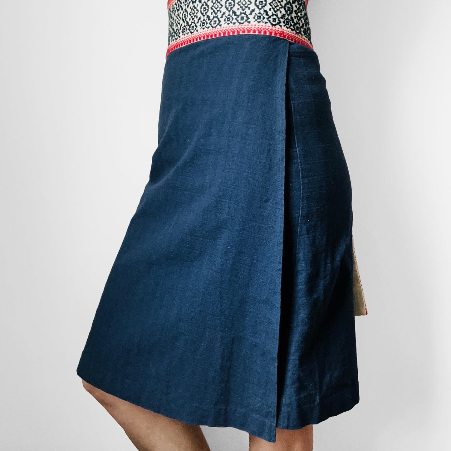 Y2K Embroidered Tied Waist Navy Linen Wrap Skirt - Waist 27.5