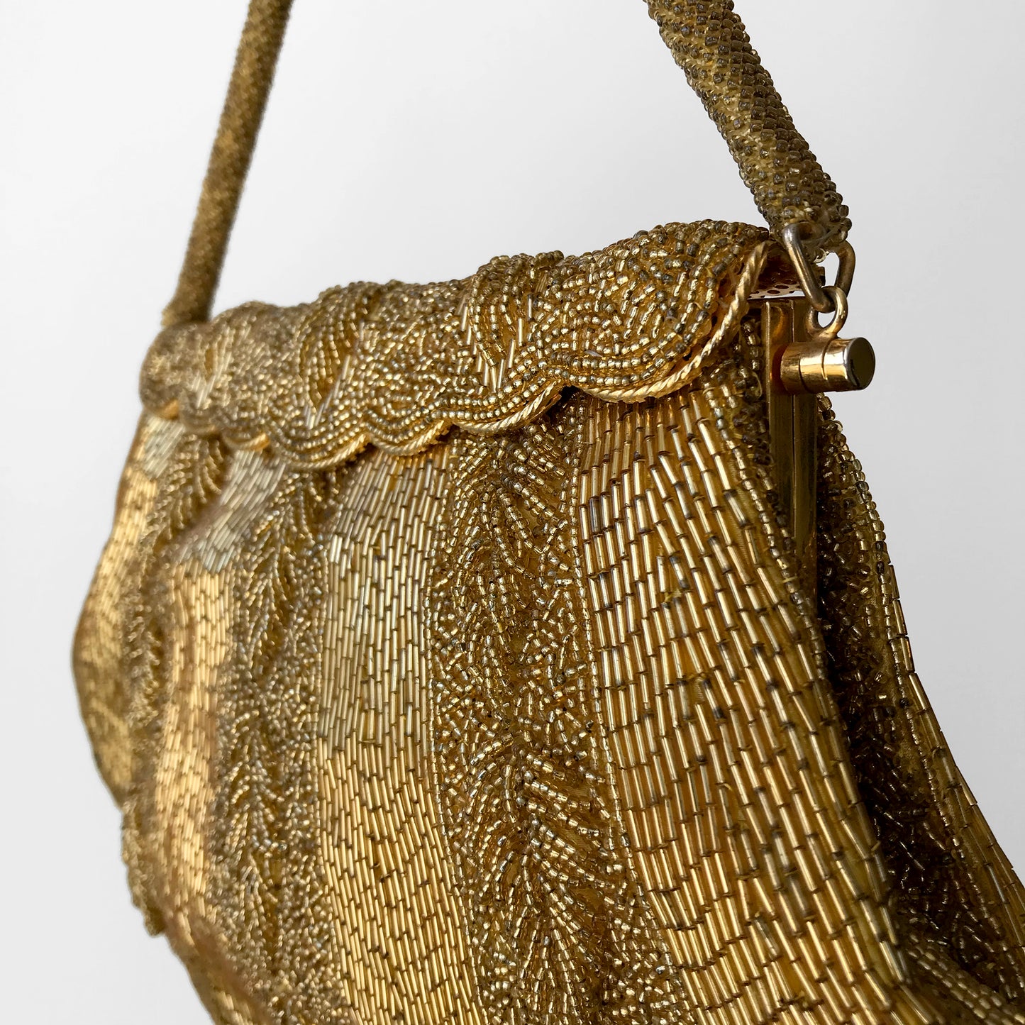 1980s Gold Beaded Leaf Embellished Scalloped-Edge Evening-Bag Purse