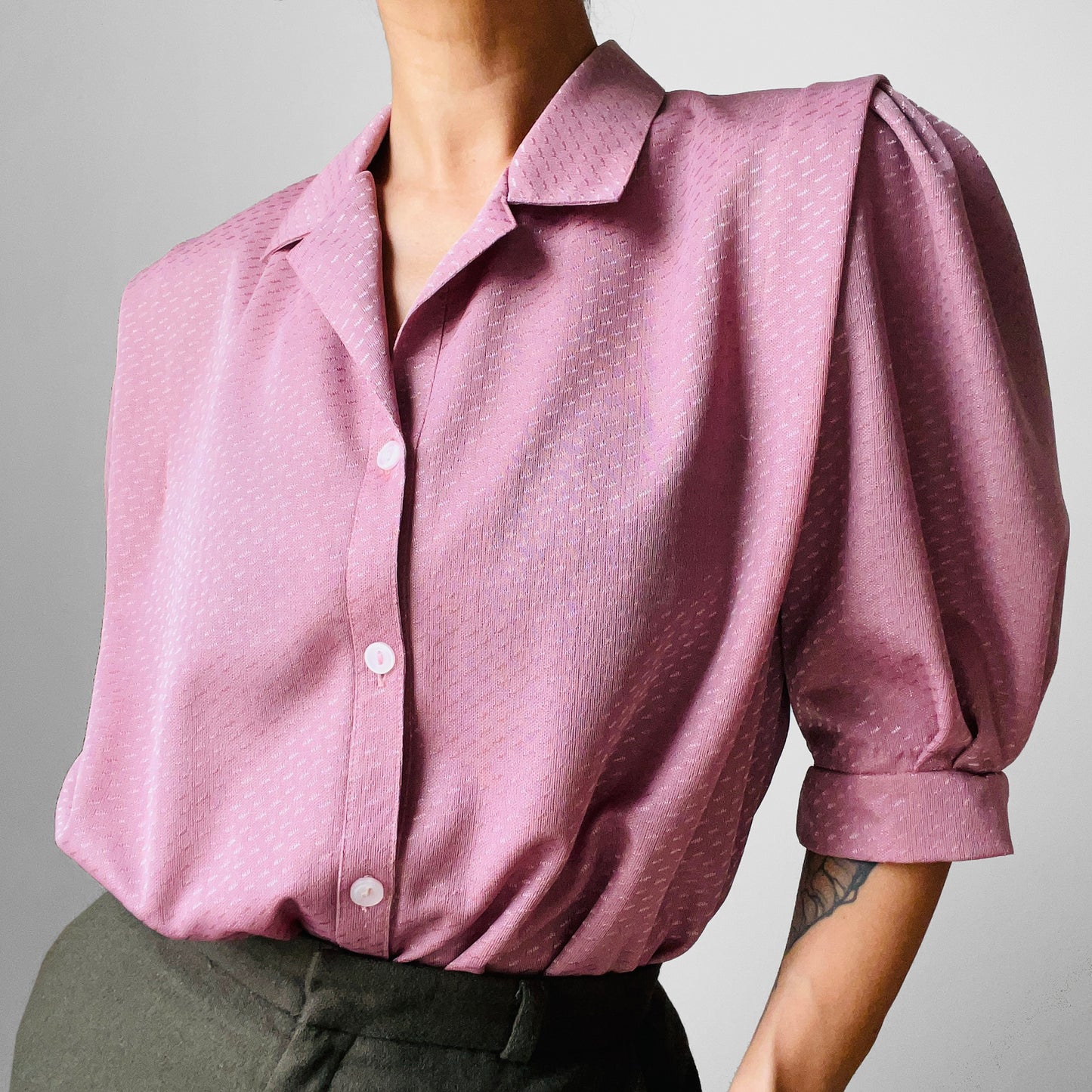 1970s Mauve Tone-On-Tone Patterned Collared Button-Front Half-Sleeve Blouse - Sz. S/M