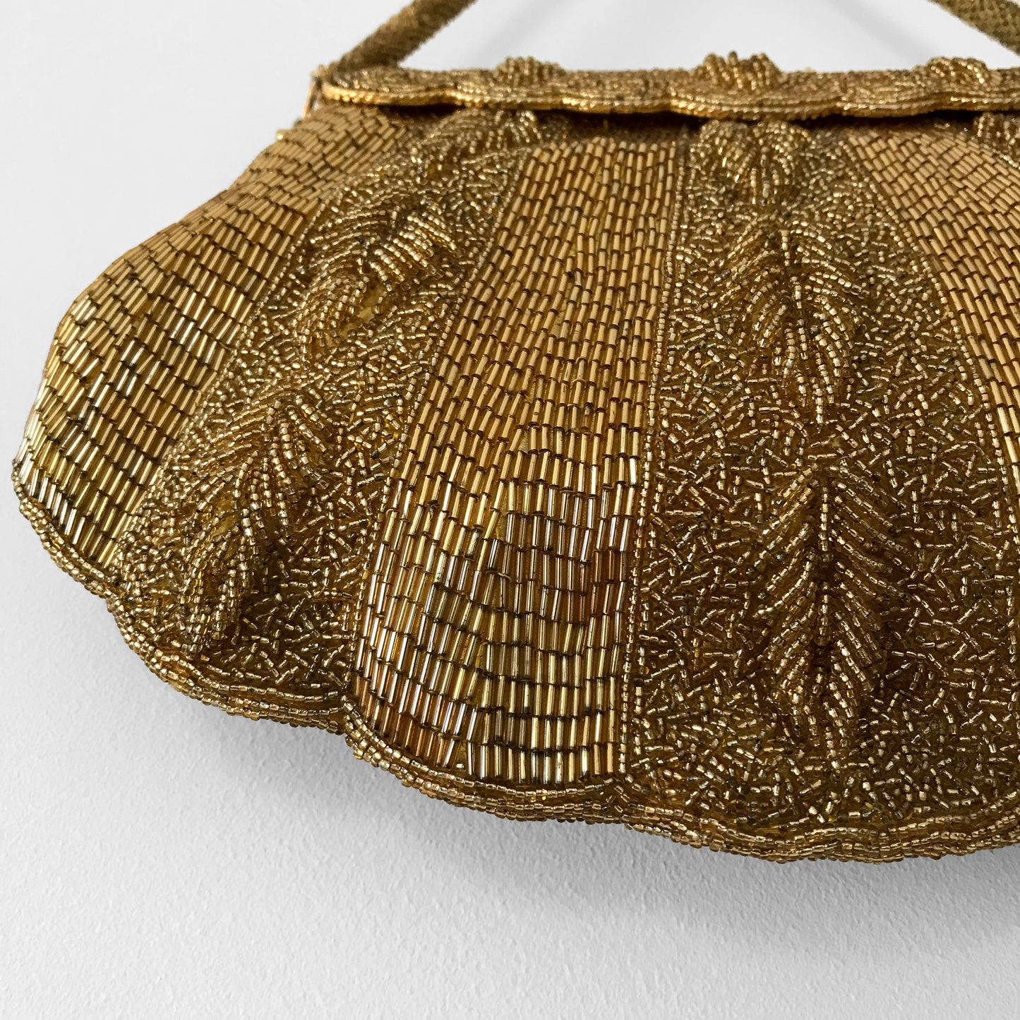 1980s Gold Beaded Leaf Embellished Scalloped-Edge Evening-Bag Purse