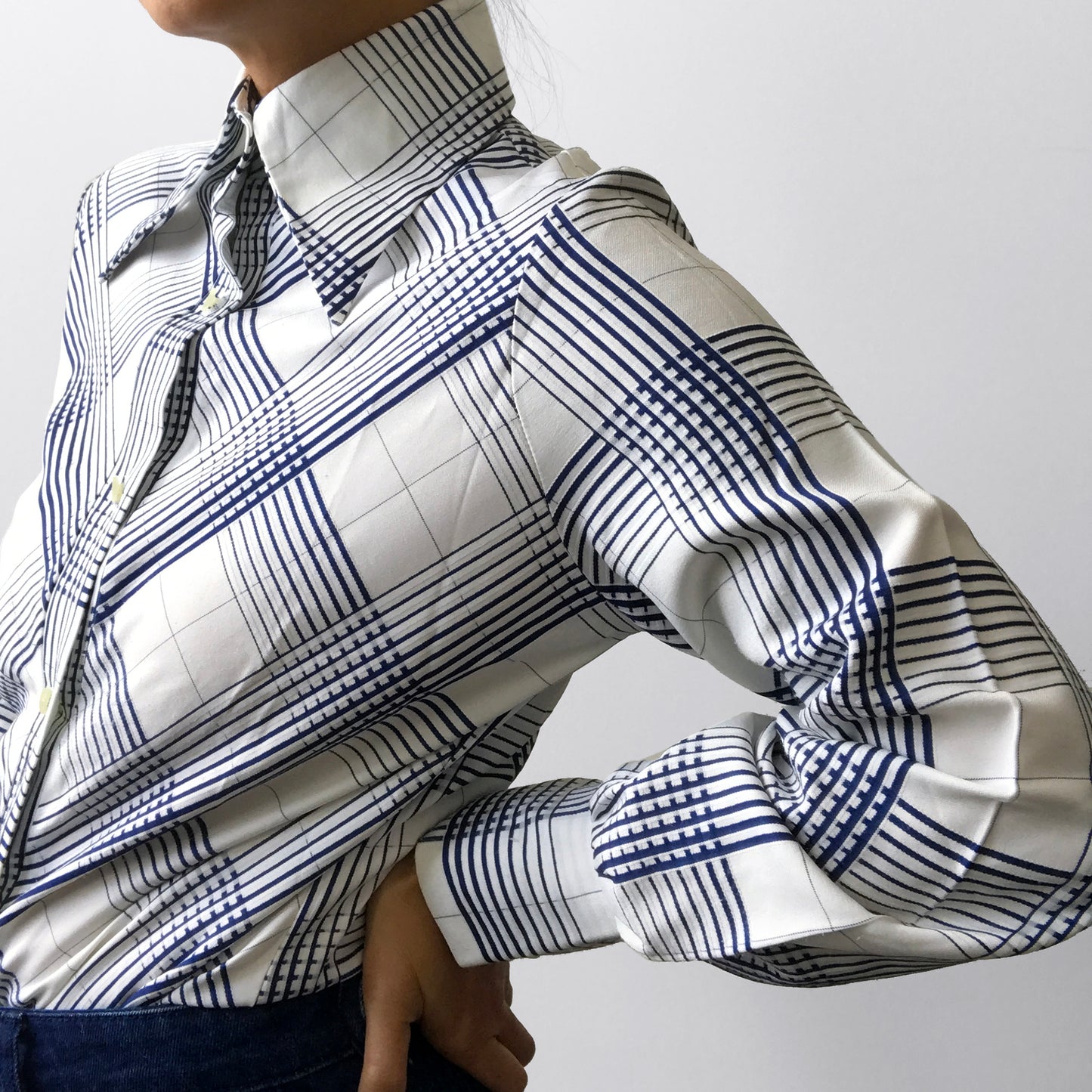 1970s Wide Lapel Button Front Blue and White Crosshatch Striped Shirt