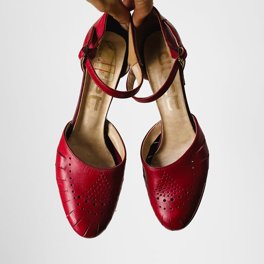 1970s Made in Canada Well-Worn Red Leather Wood-Heeled Pumps - Sz. 7B