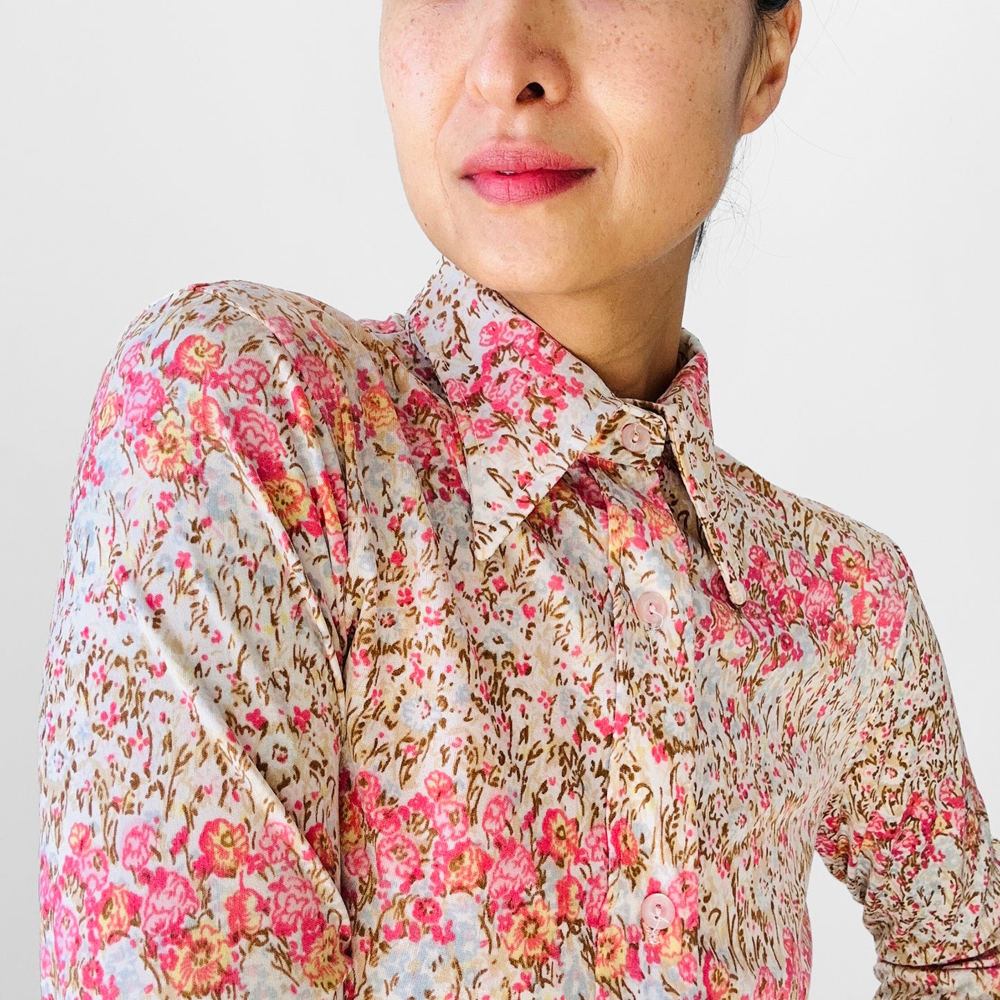 1970s Pink and Cream Floral Fitted Button-Up Collared Shirt - XS/S