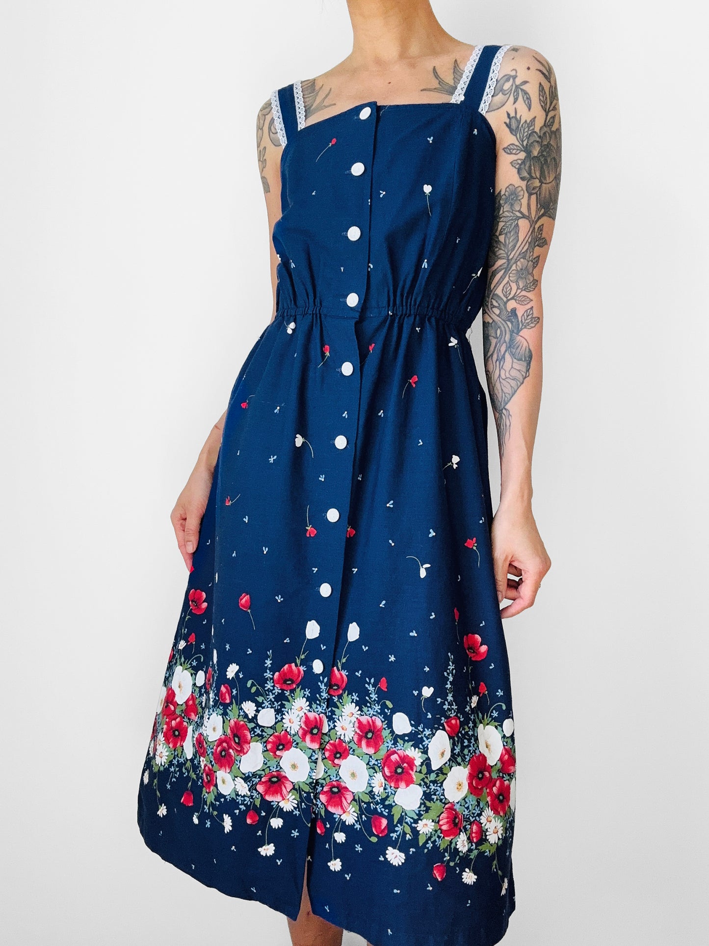 1970s Handmade Navy Blue and Red Floral Patterned Button-Front Sleeveless Cotton Summer Dress - Sz. S