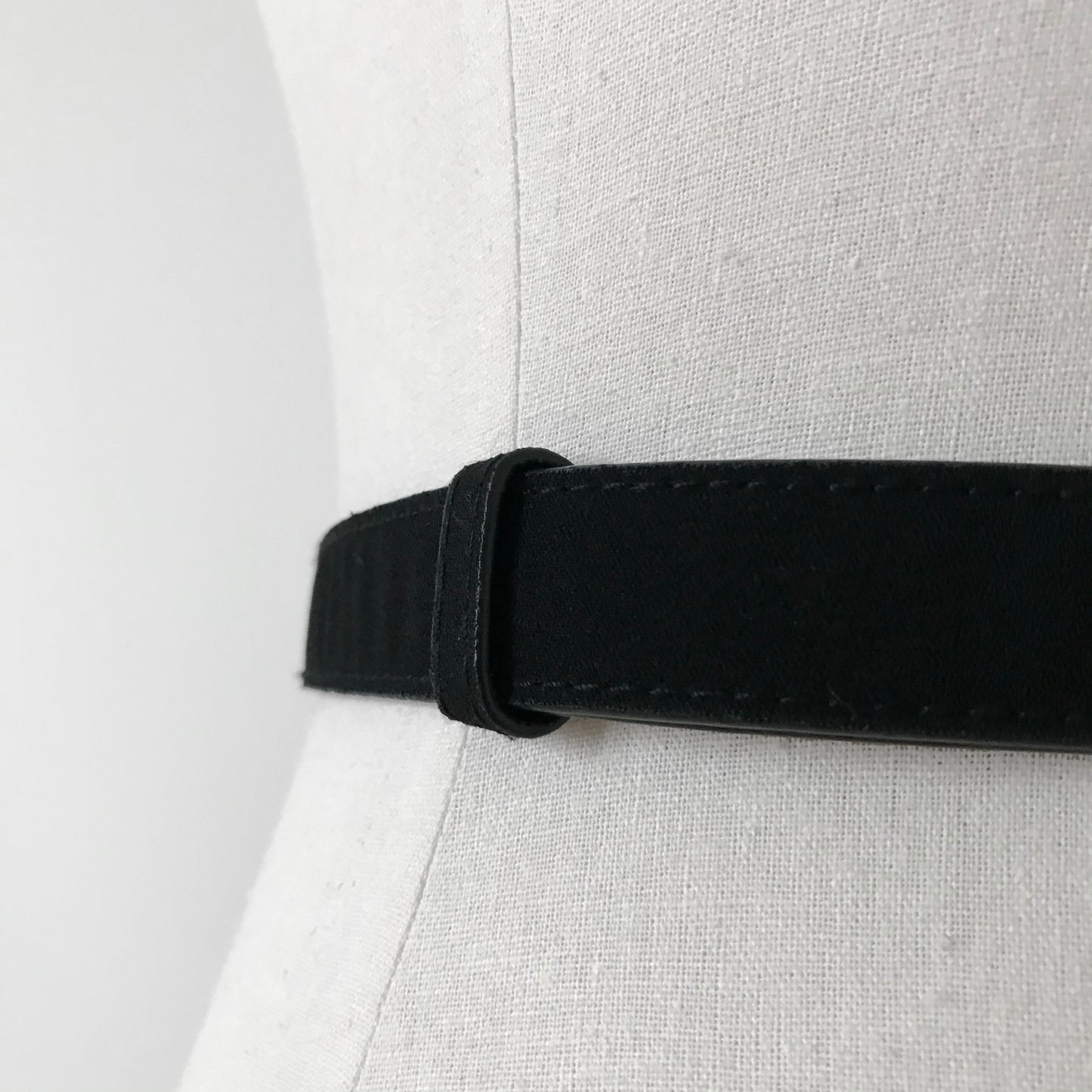 1990s Gold Hook-Buckle Black Leather Belt