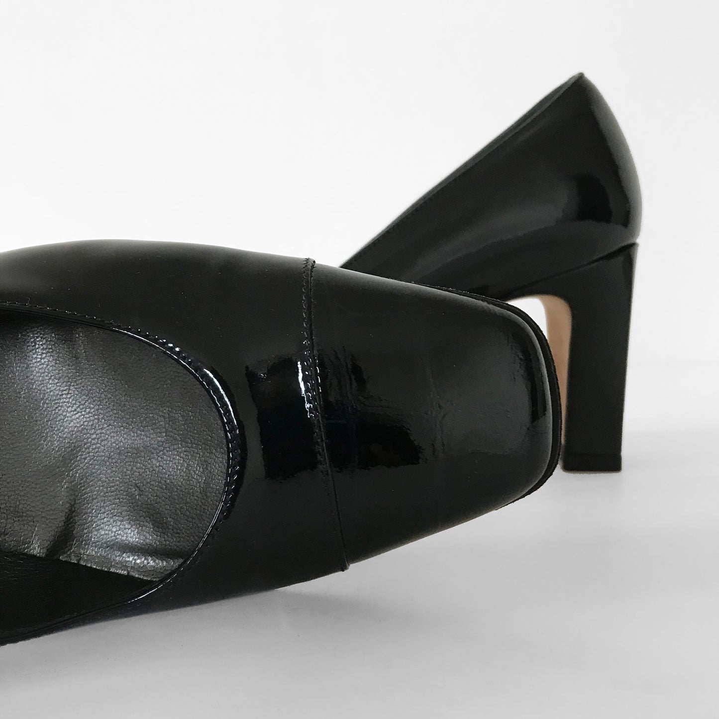 1990s Black Made in Italy Patent-Leather Boxy Heeled High-Heel Pumps