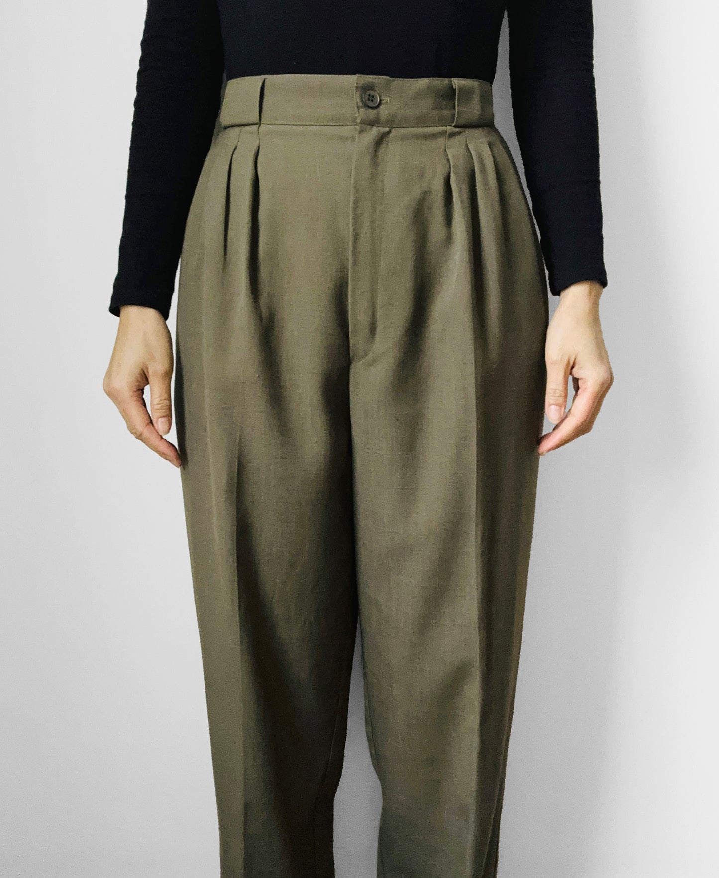 1980s Olive Green Made in the USA High-Waisted Pleated Tapered Leg Trousers Pants - Waist 28