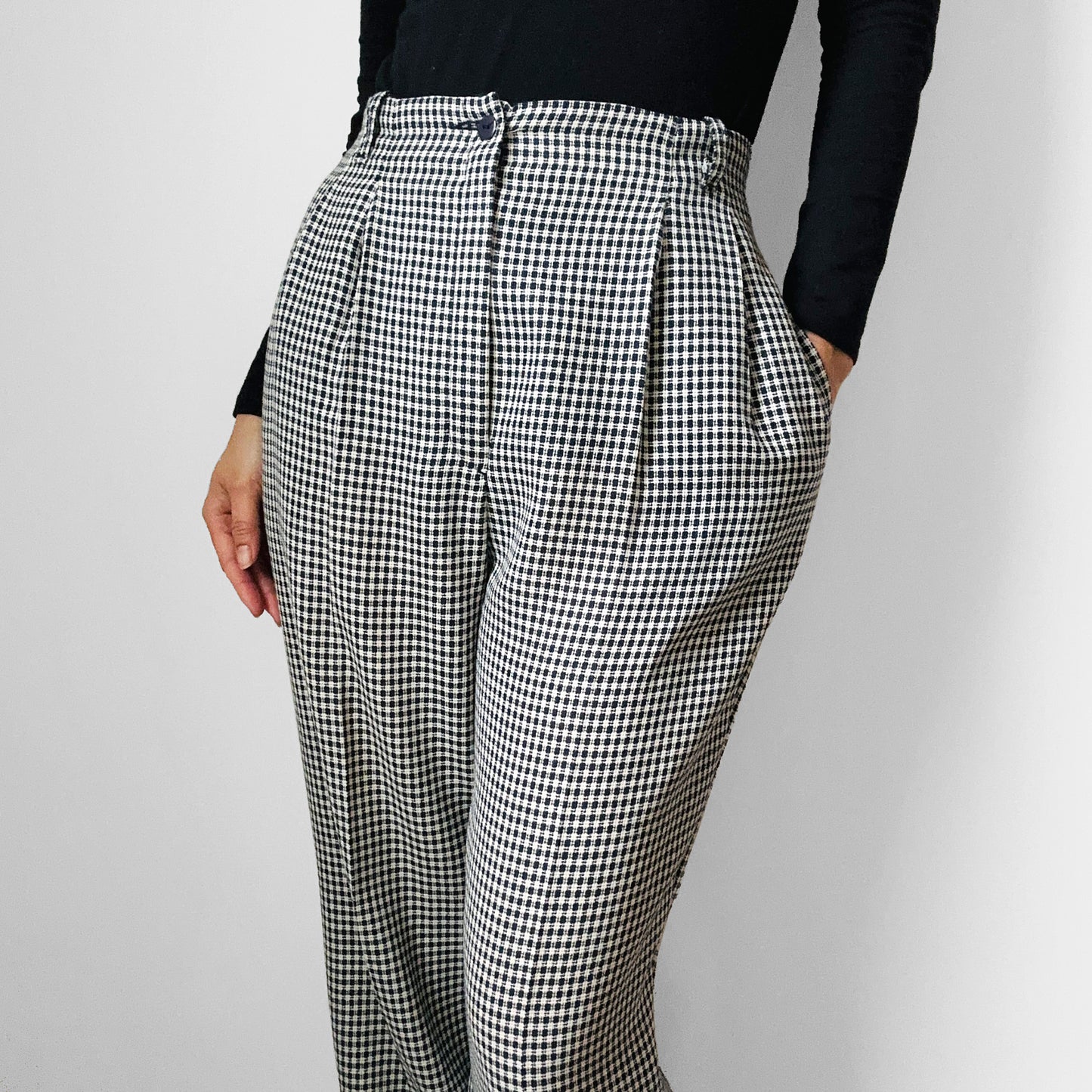 1980s Made in Canada Lightweight Wool Navy and Off-White Gingham Pleated High-Waisted Trousers - Waist 27