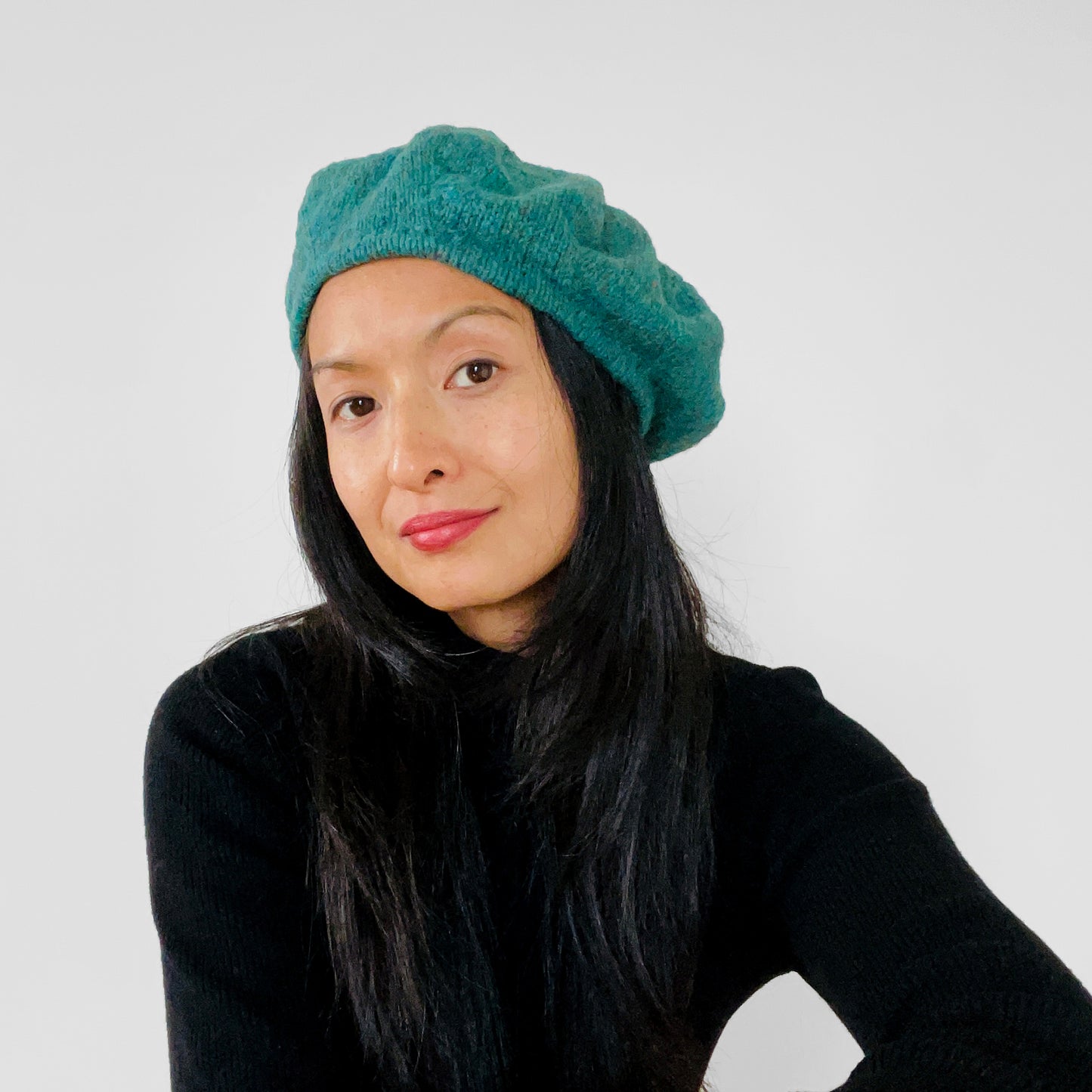 1970s Teal Green-Blue Handknit Handmade Wool Knit Beret Hat