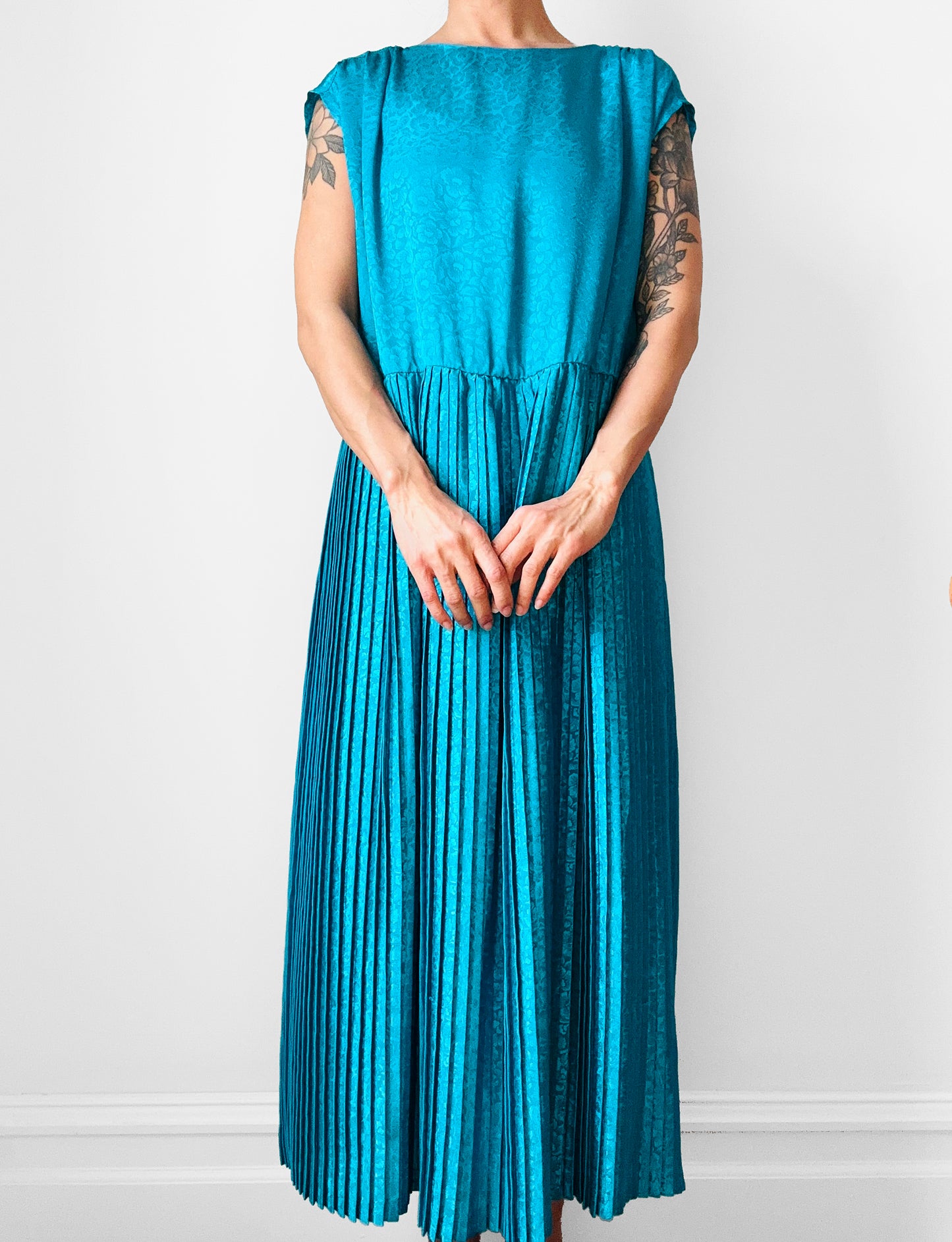 1970s - 1980s Made in Canada Turquoise Tone-On-Tone Floral Knife Pleated Dress - O/S