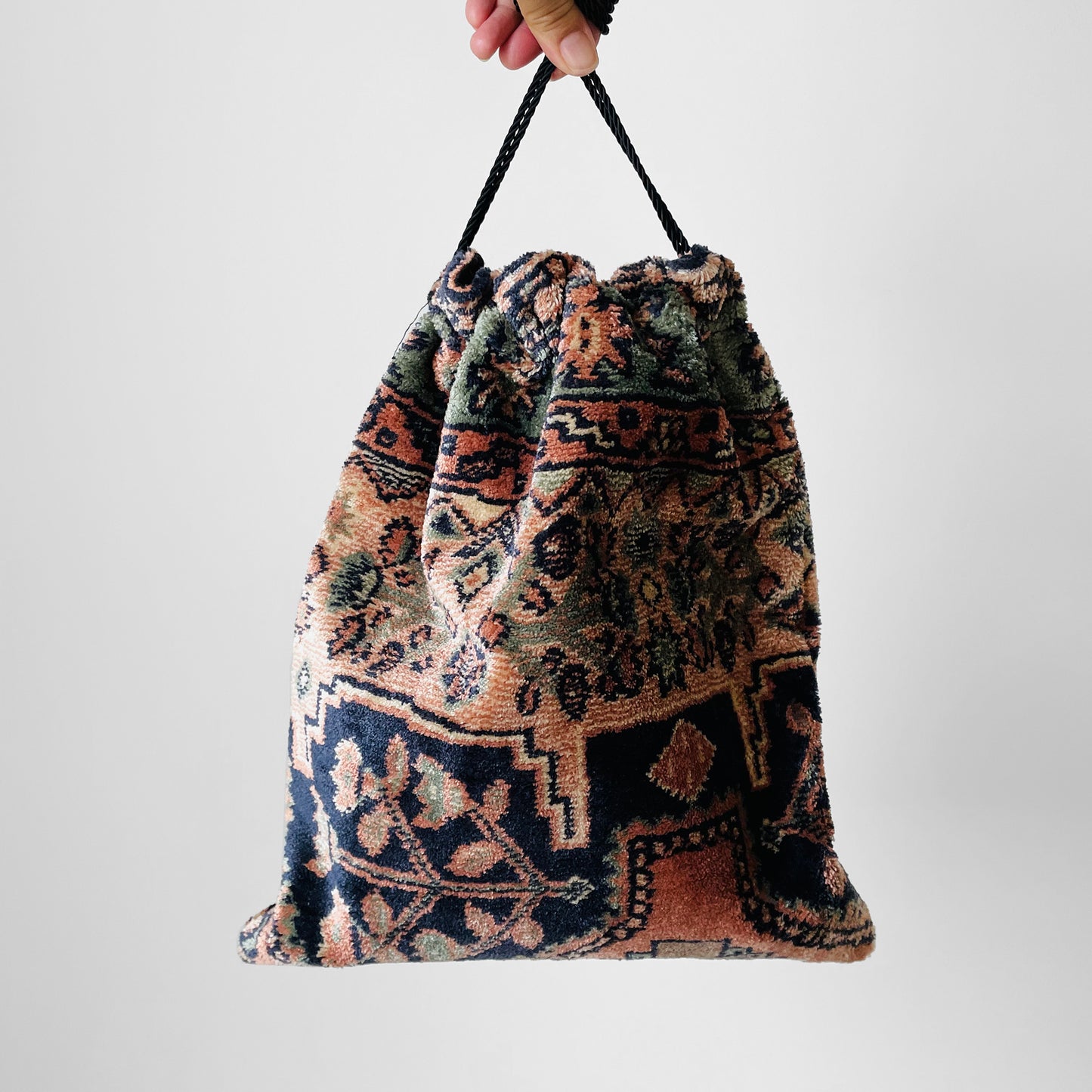 Velvety Patterned Drawstring Carpet Pouch Bag