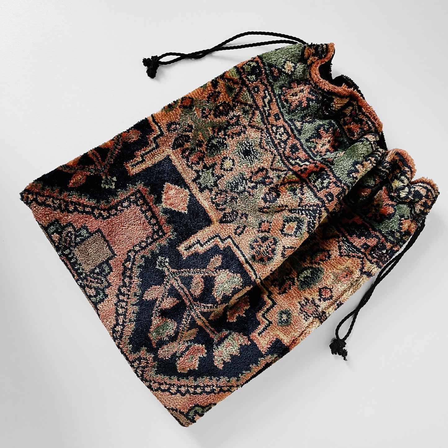 Velvety Patterned Drawstring Carpet Pouch Bag