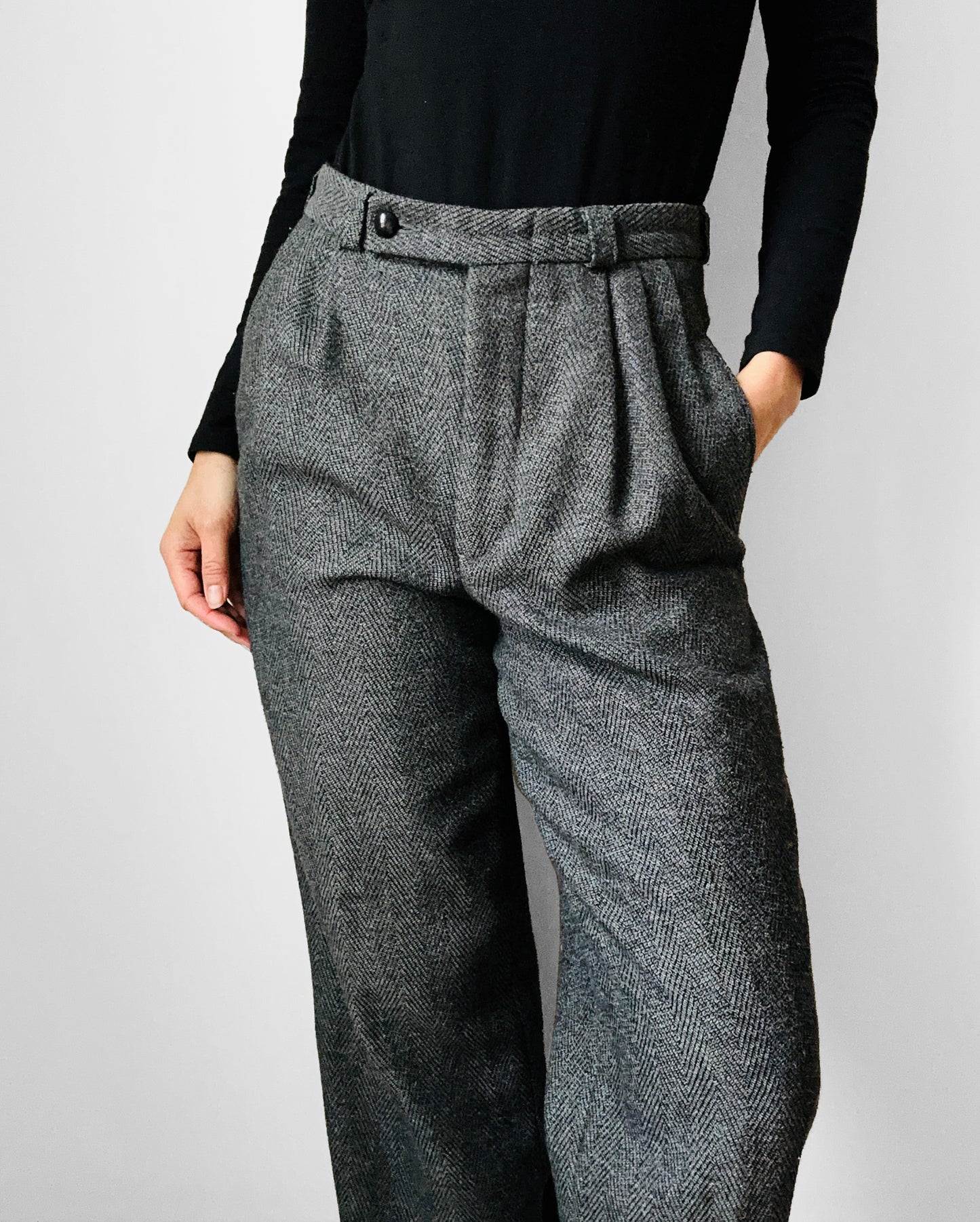 1980s Charcoal Grey Wool Blend Tweed Pleated Waist High-Waisted Trousers - Waist 28