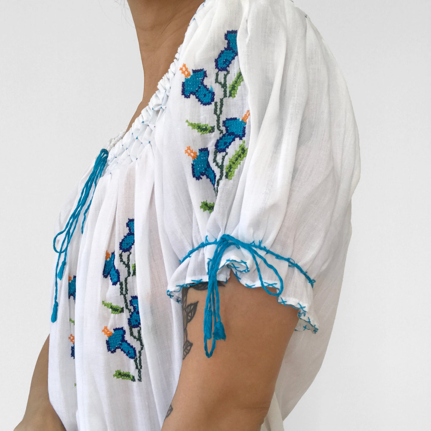 1970s White and Blue Floral Cross-Stitched Puff-Sleeve Handmade Summer Top