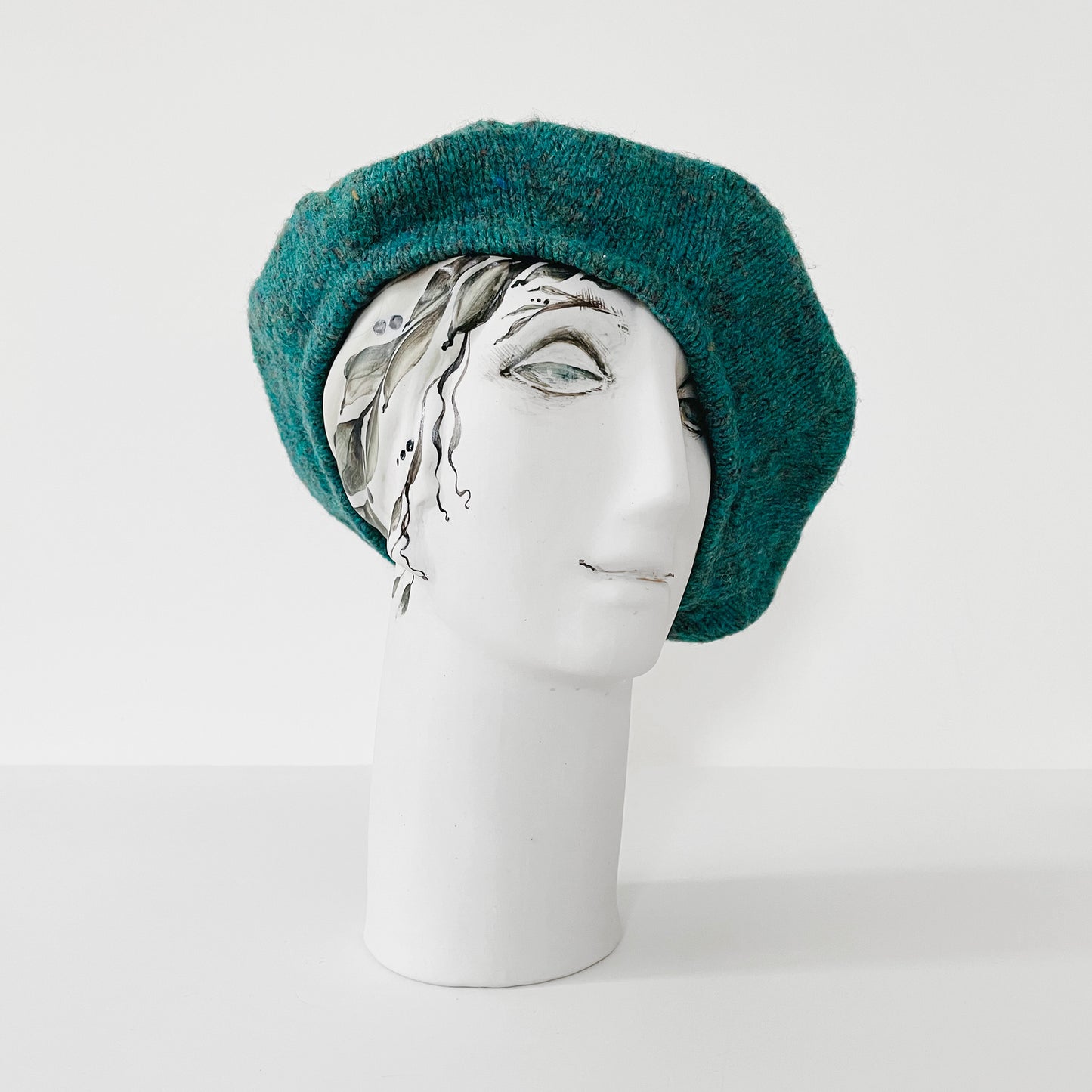 1970s Teal Green-Blue Handknit Handmade Wool Knit Beret Hat