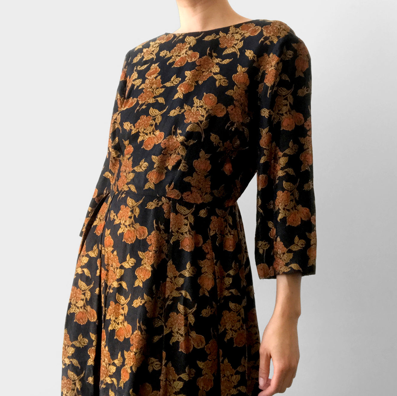 1960s Made in New Zealand Floral Patterned Black Rust Gold Knee-Length Evening-Dress Dress