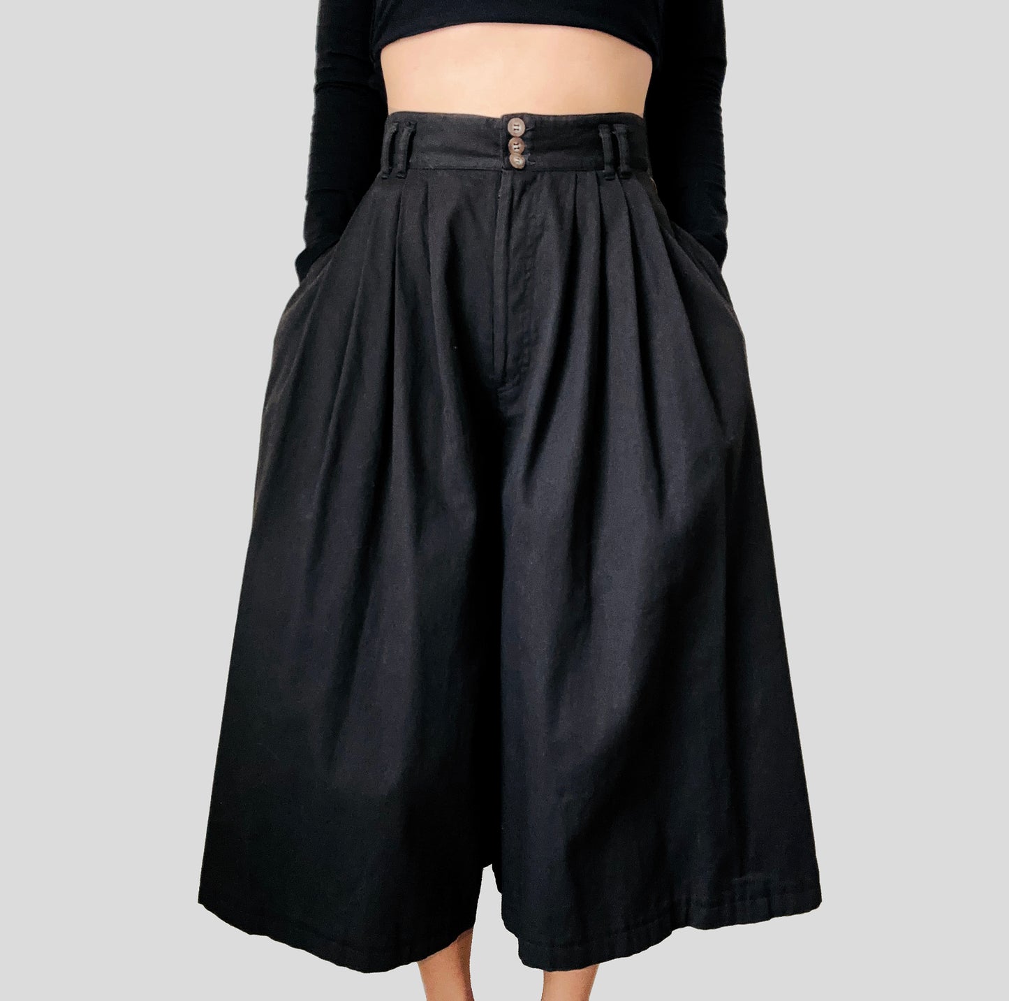 1970s Made in Canada Black Cotton High-Waisted Pleated Calvin Klein Wide-Leg Culotte Pants - Sz. S / Waist 26.5