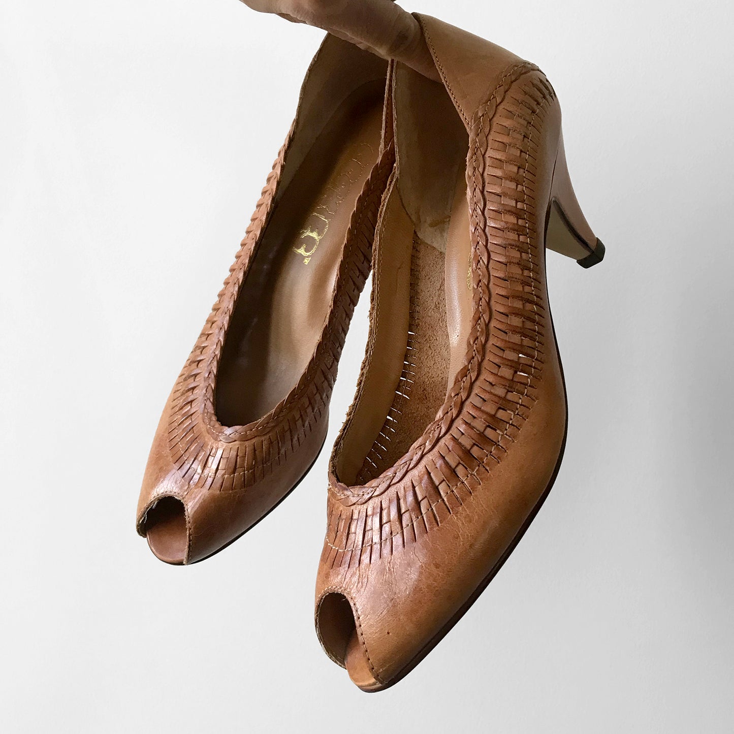 1970s Tan Woven Leather Peep-Toe High Heeled Pumps