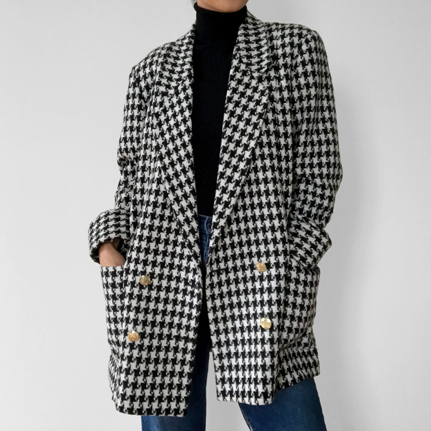 1980s Black and White Wool Houndstooth Double-Breasted Gold Button Blazer Jacket