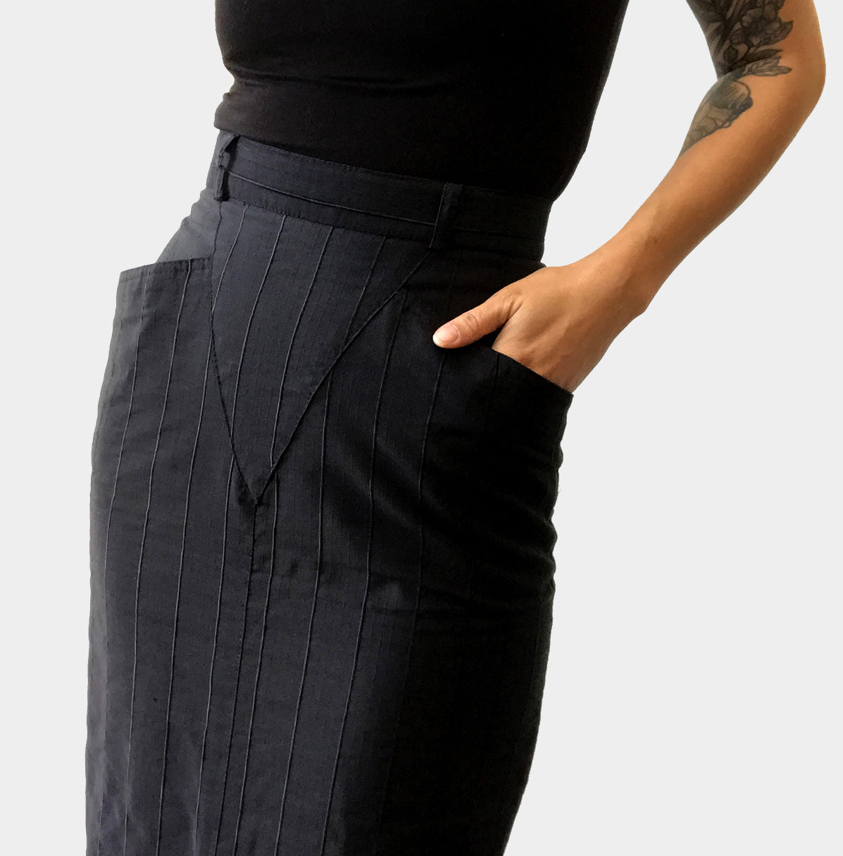 1960s Black Stripe Taffeta Knee-Length Pencil Skirt