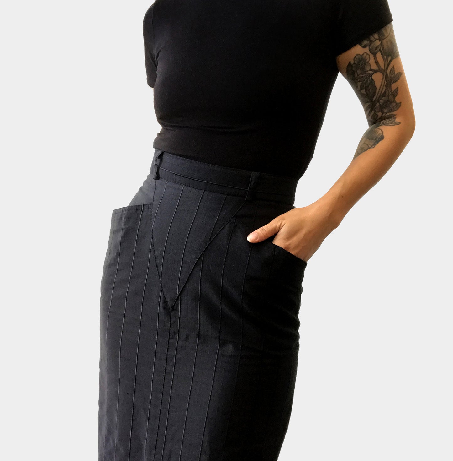 1960s Black Stripe Taffeta Knee-Length Pencil Skirt