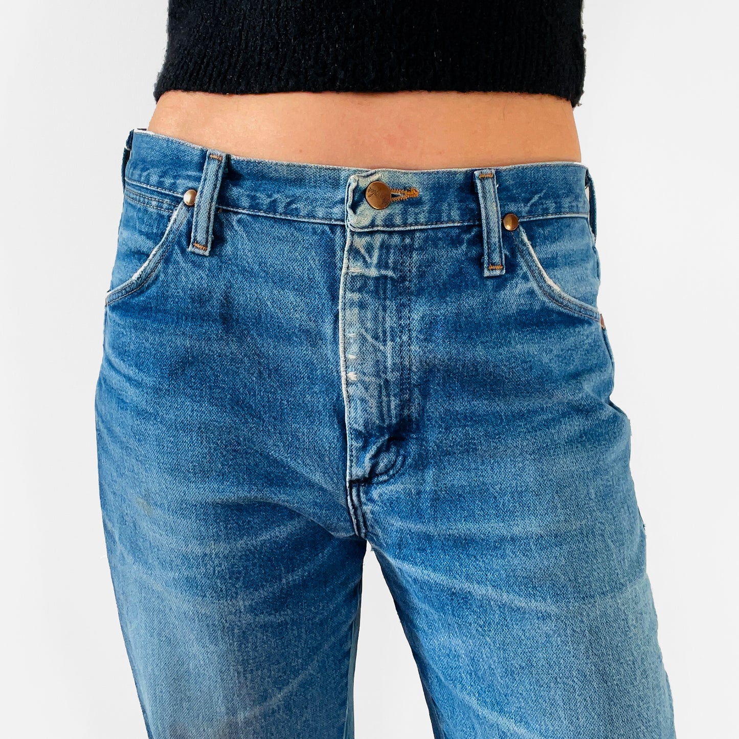 1980s Distressed Well-Worn Faded Denim WRANGLER Blue Jeans