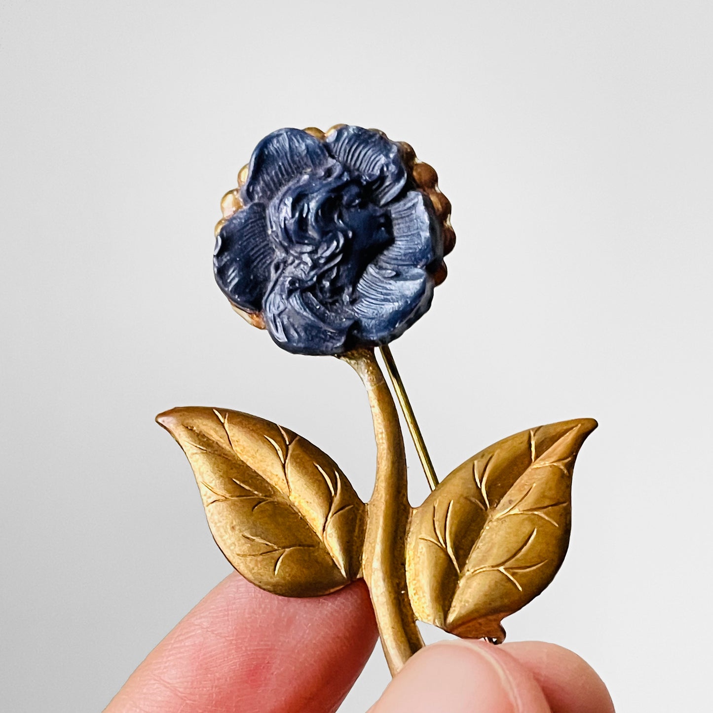 Late 1800s Early 1900s Cameo Flower Pin