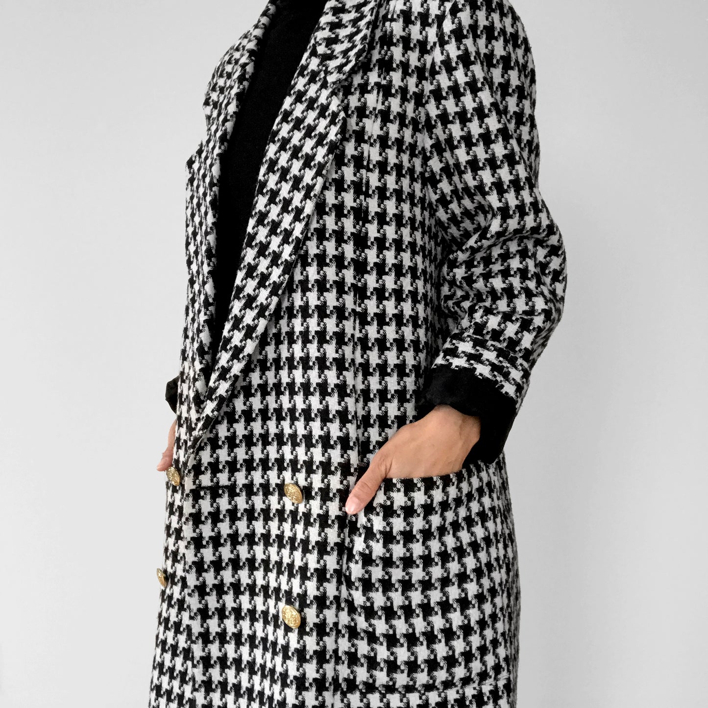 1980s Black and White Wool Houndstooth Double-Breasted Gold Button Blazer Jacket