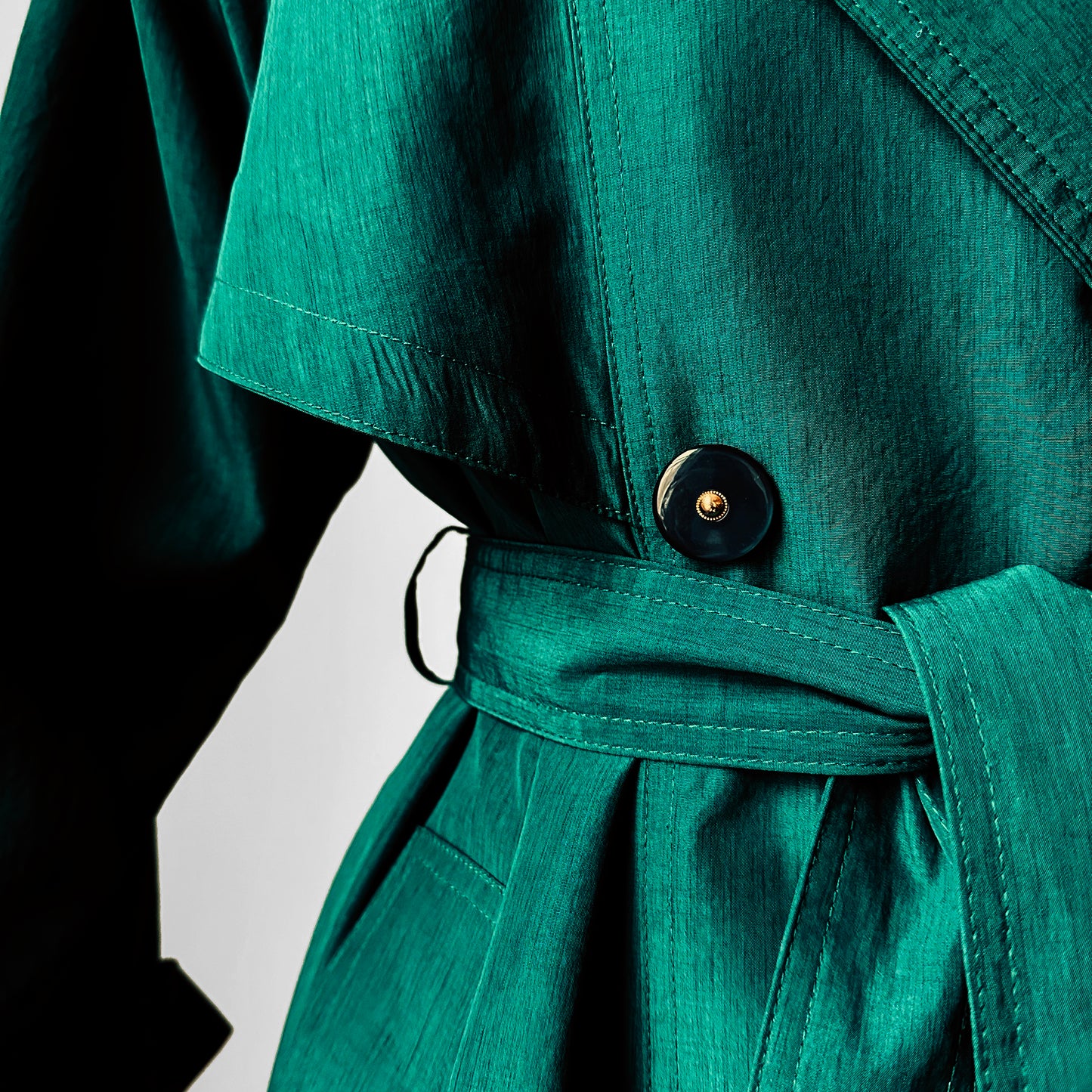 1980s Lightweight Deep Emerald Green Belted Double-Breasted Spring Trench Coat - S/M