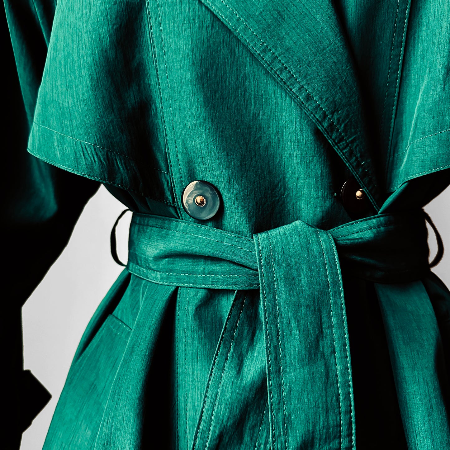 1980s Lightweight Deep Emerald Green Belted Double-Breasted Spring Trench Coat - S/M