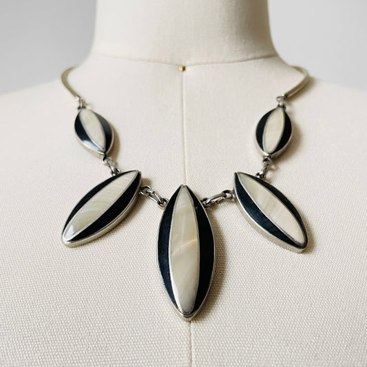 1970s Double Sided Silver-Toned  Enamelled Shell Necklace