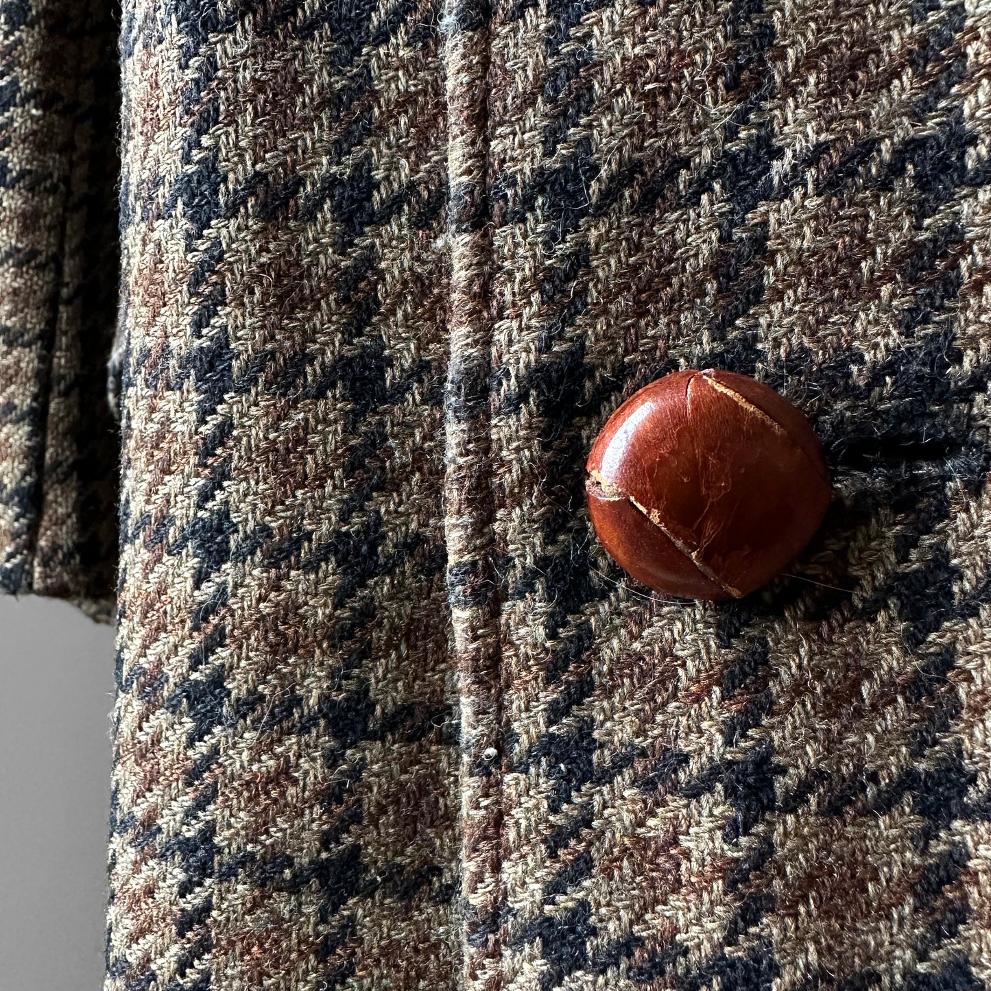 1950s Wool Houndstooth Plaid Double-Breasted Leather Button Jacket