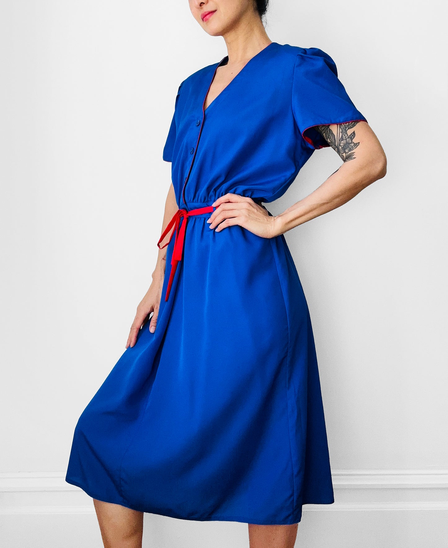 1980s Cobalt Blue and Red Button-Front Trimmed Belted Fit and Flare Dress - S/M