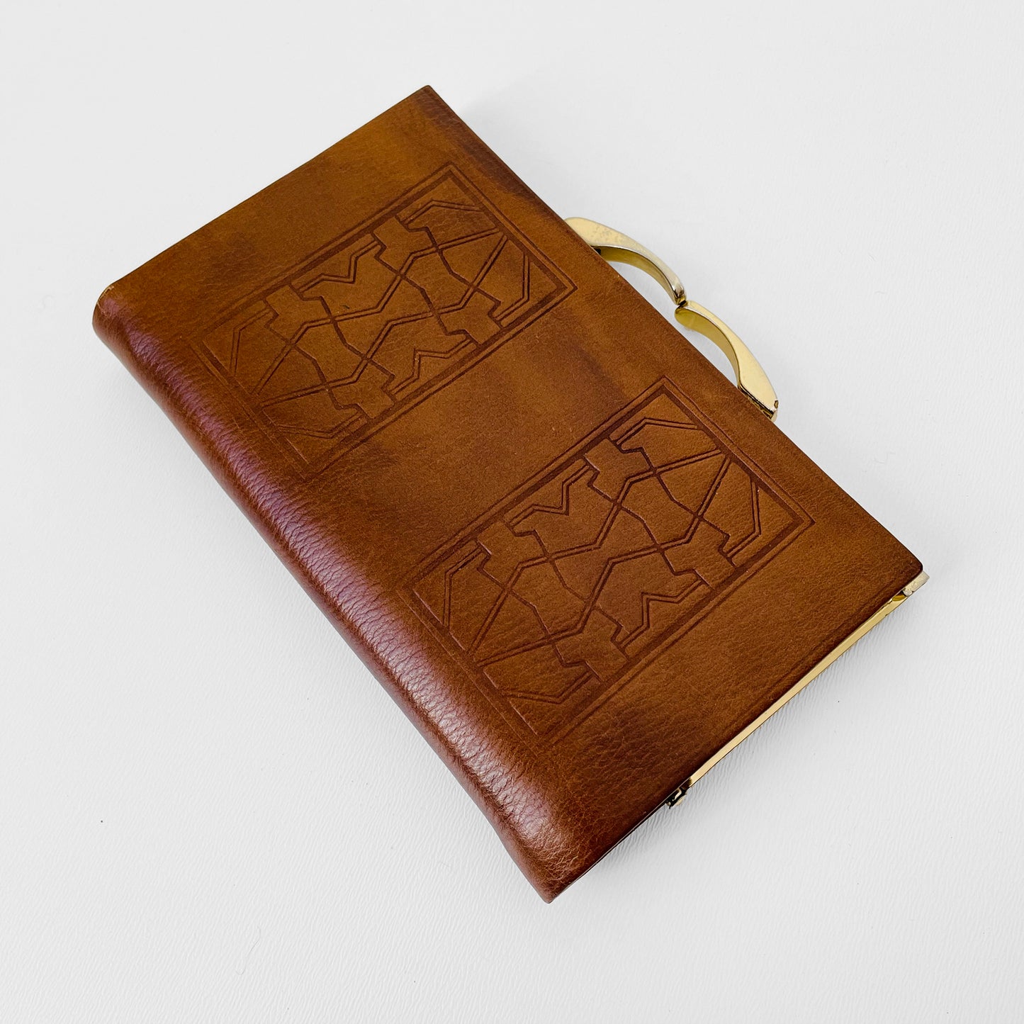 1970s Brown Soft Textured Patterned Leather Kiss-Lock Wallet