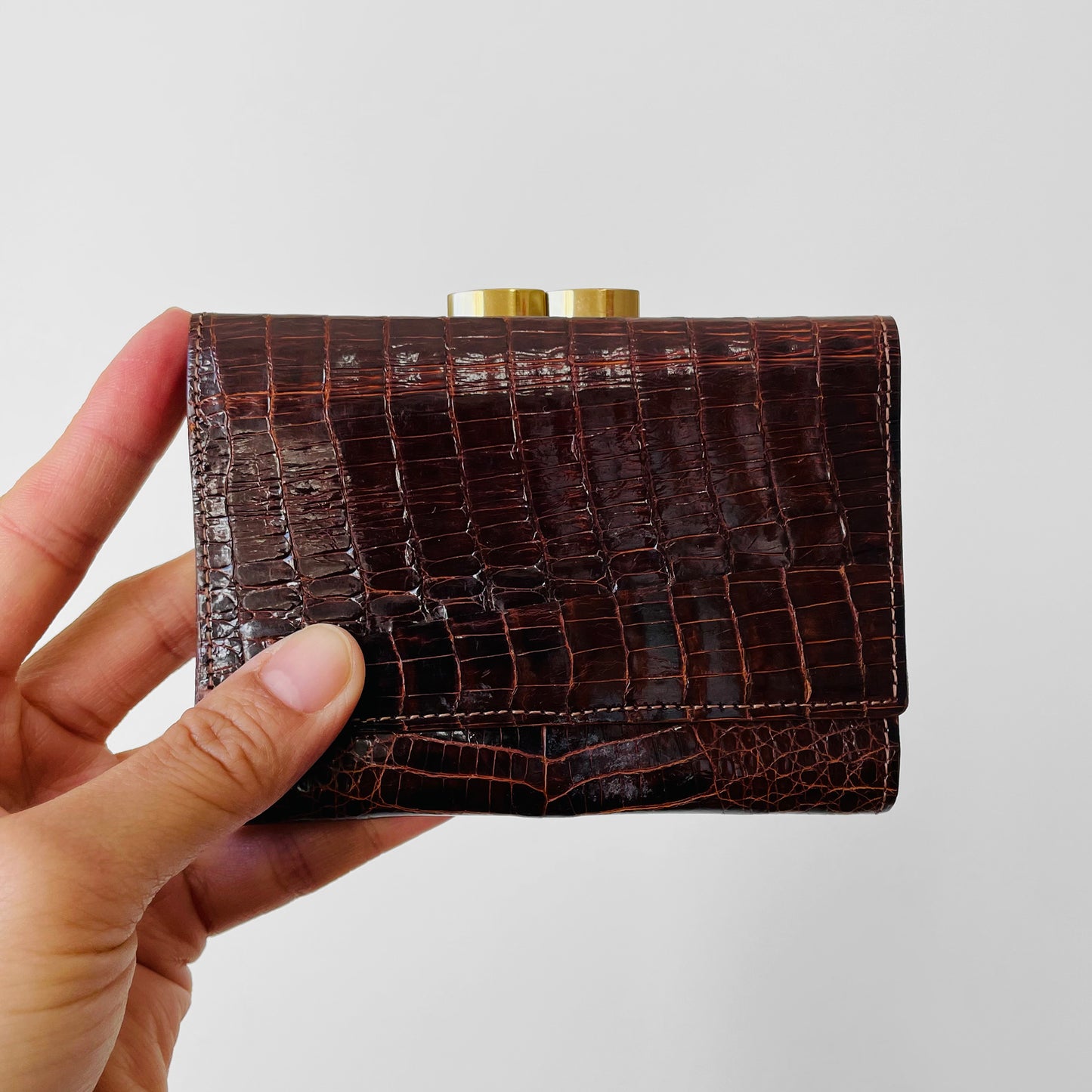 1970s Compact Dark Tobacco Brown Textured Leather Kisslock Wallet