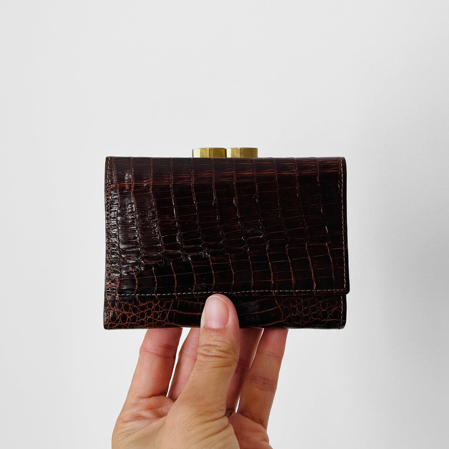 1970s Compact Dark Tobacco Brown Textured Leather Kisslock Wallet