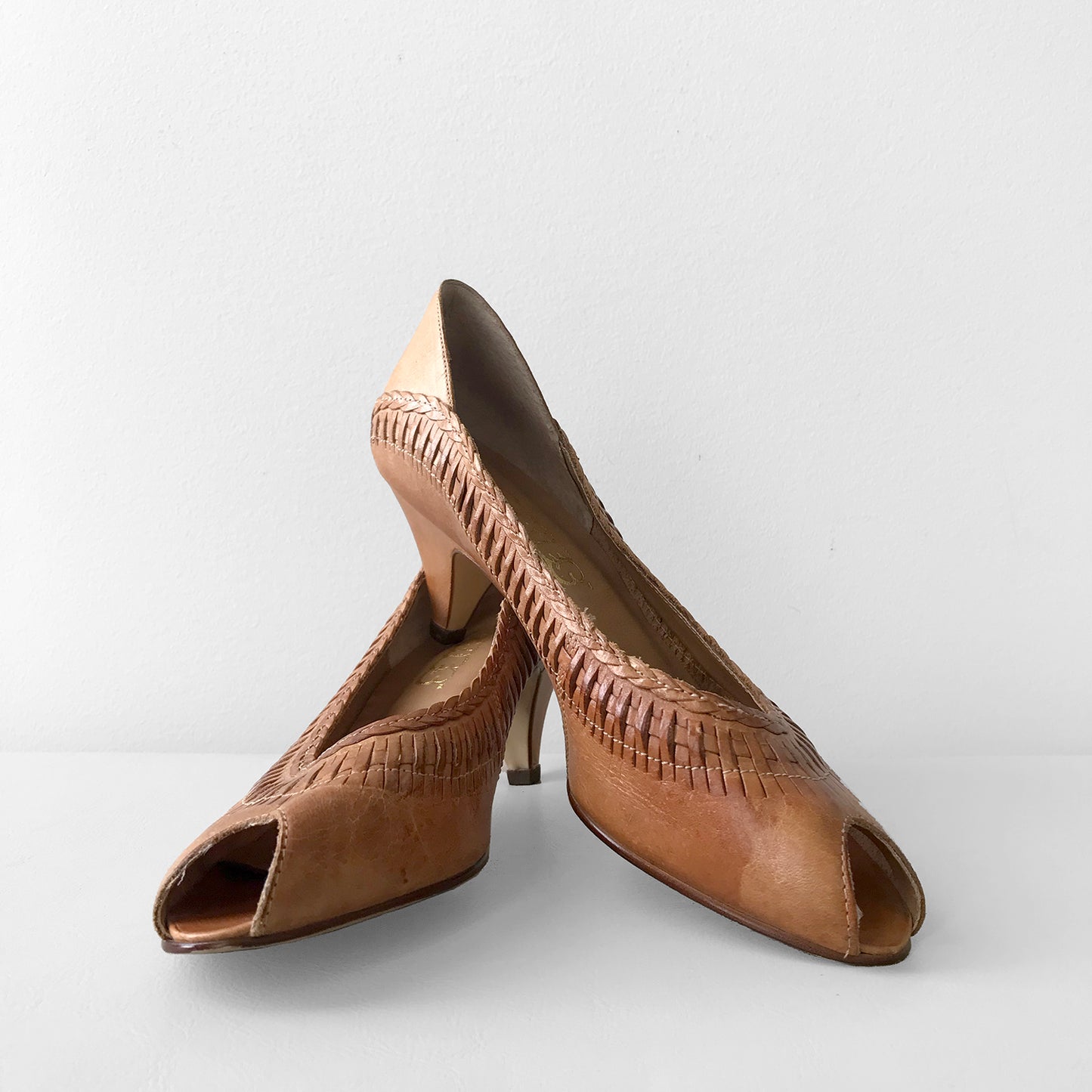 1970s Tan Woven Leather Peep-Toe High Heeled Pumps